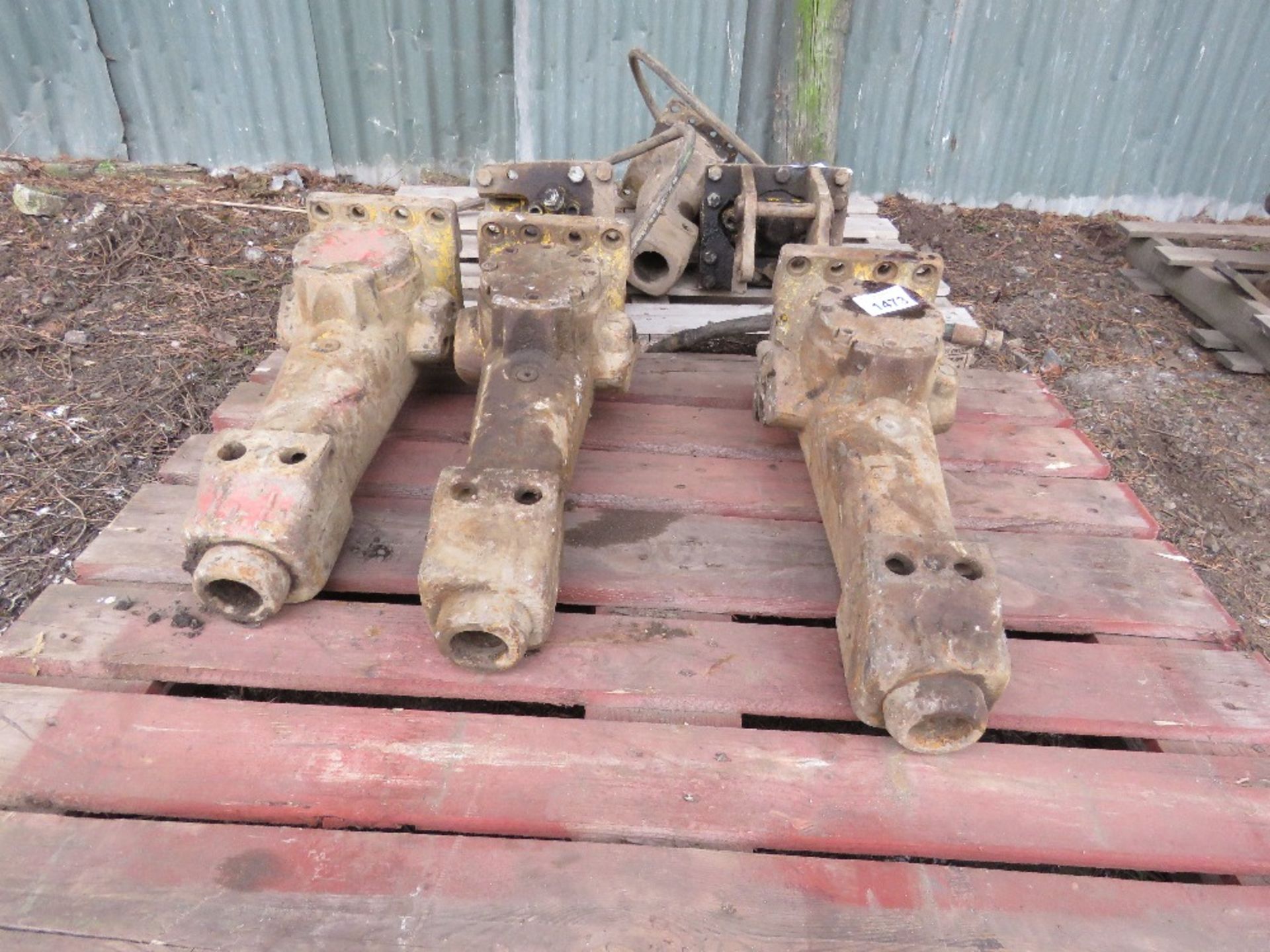 PALLET CONTAINING 3NO MICRO DIGGER TYPE ATLAS COPCO HYDRAULIC EXCAVATOR MOUNTED BREAKERS, MAY BE I - Image 4 of 4