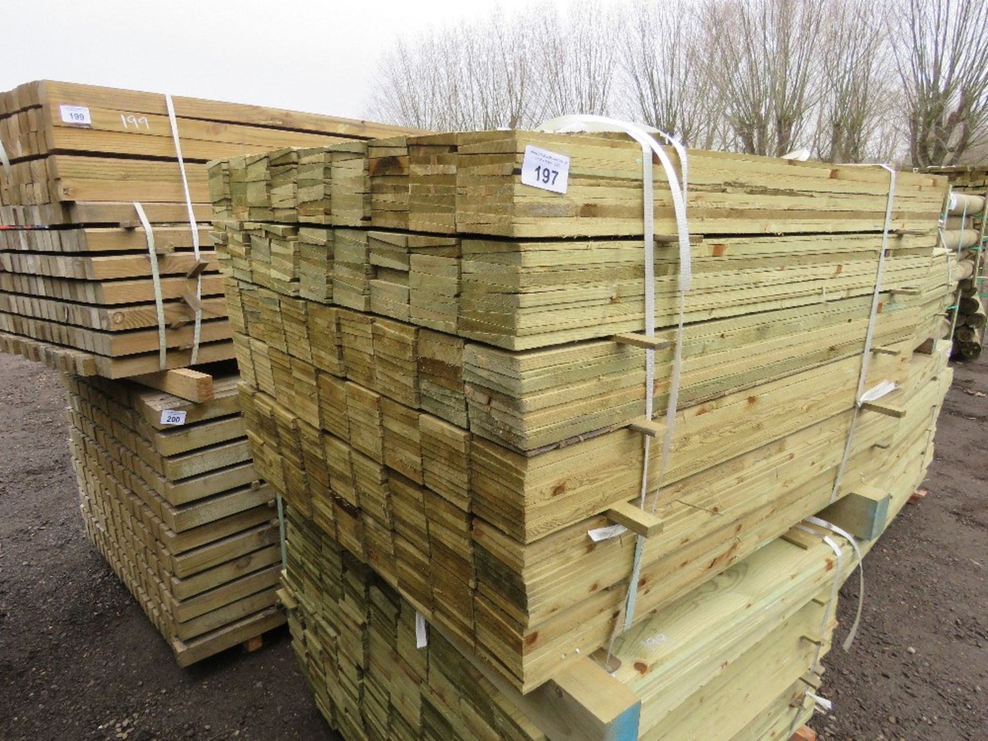 PACK OF PRESSURE TREATED FEATHER EDGE TIMBER CLADDING BOARDS: 1.2M LENGTH X 100MM WIDTH APPROX.