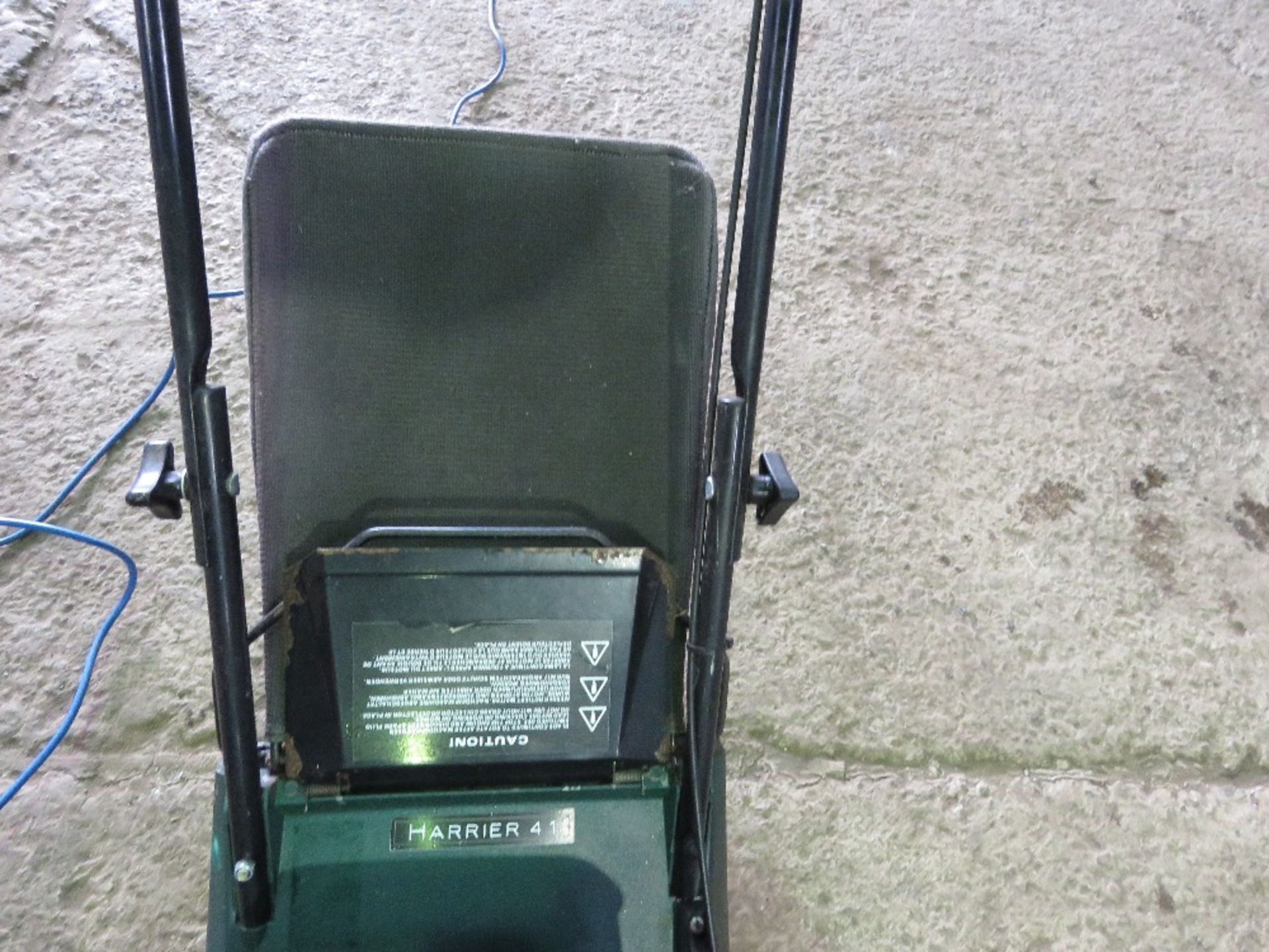 HAYTER HARRIER 41 ROLLER TYPE PETROL ENGINED LAWNMOWER, WITH COLLECTOR. THIS LOT IS SOLD UNDER T - Image 4 of 4