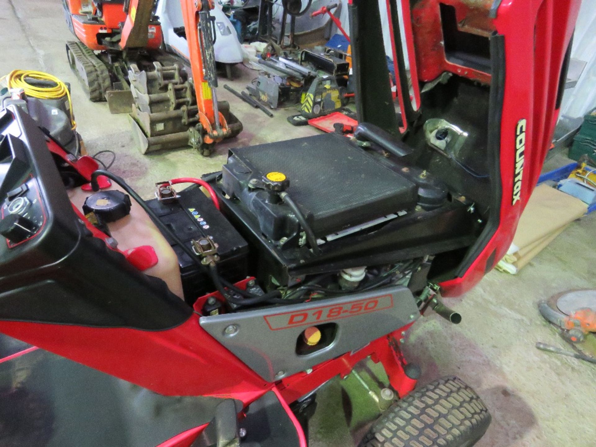 COUNTAX D1850 DIESEL ENGINED RIDE ON MOWER WITH REAR COLLECTOR AND ELECTRIC HEIGHT CONTROL. 292 REC - Image 10 of 13