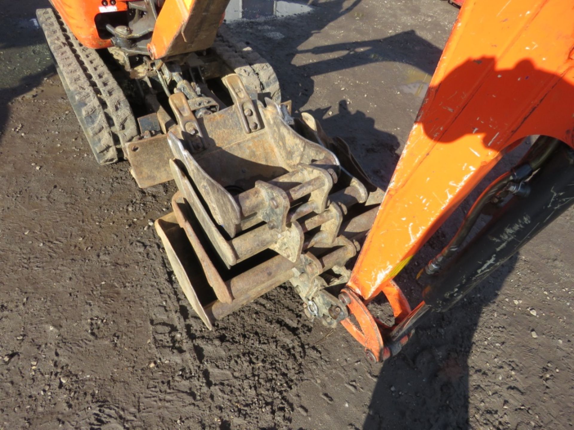 KUBOTA K008-3 MICRO EXCAVATOR YEAR 2017. 4NO BUCKETS, 2004 REC HOURS. SN:29457. WHEN TESTED WAS SEE - Image 4 of 10