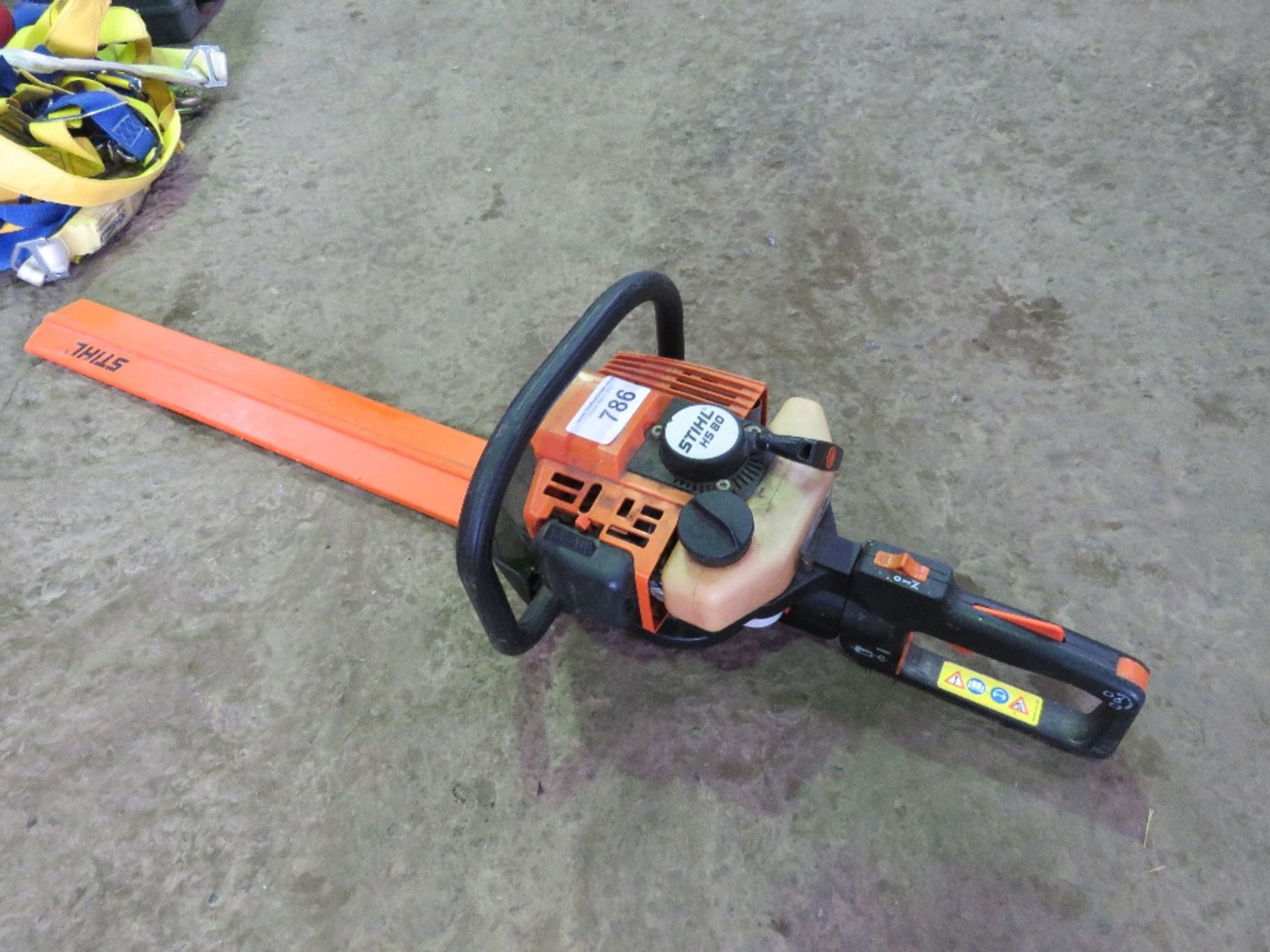 STIHL HS80 PETROL ENGINED HEDGE CUTTER. DIRECT FROM RETIRING BUILDER. THIS LOT IS SOLD UNDE - Image 4 of 4
