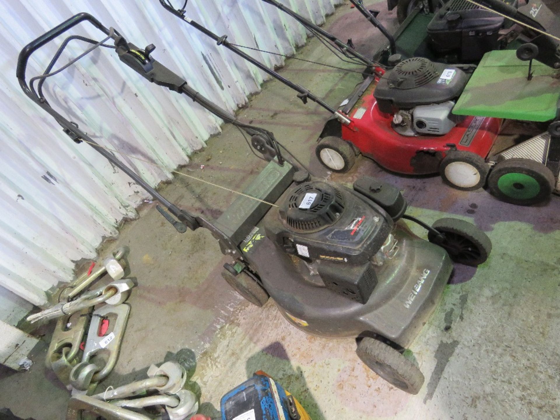 WEIBANG SELF DRIVE PETROL MOWER, NO BAG. THIS LOT IS SOLD UNDER THE AUCTIONEERS MARGIN SCHEME, TH