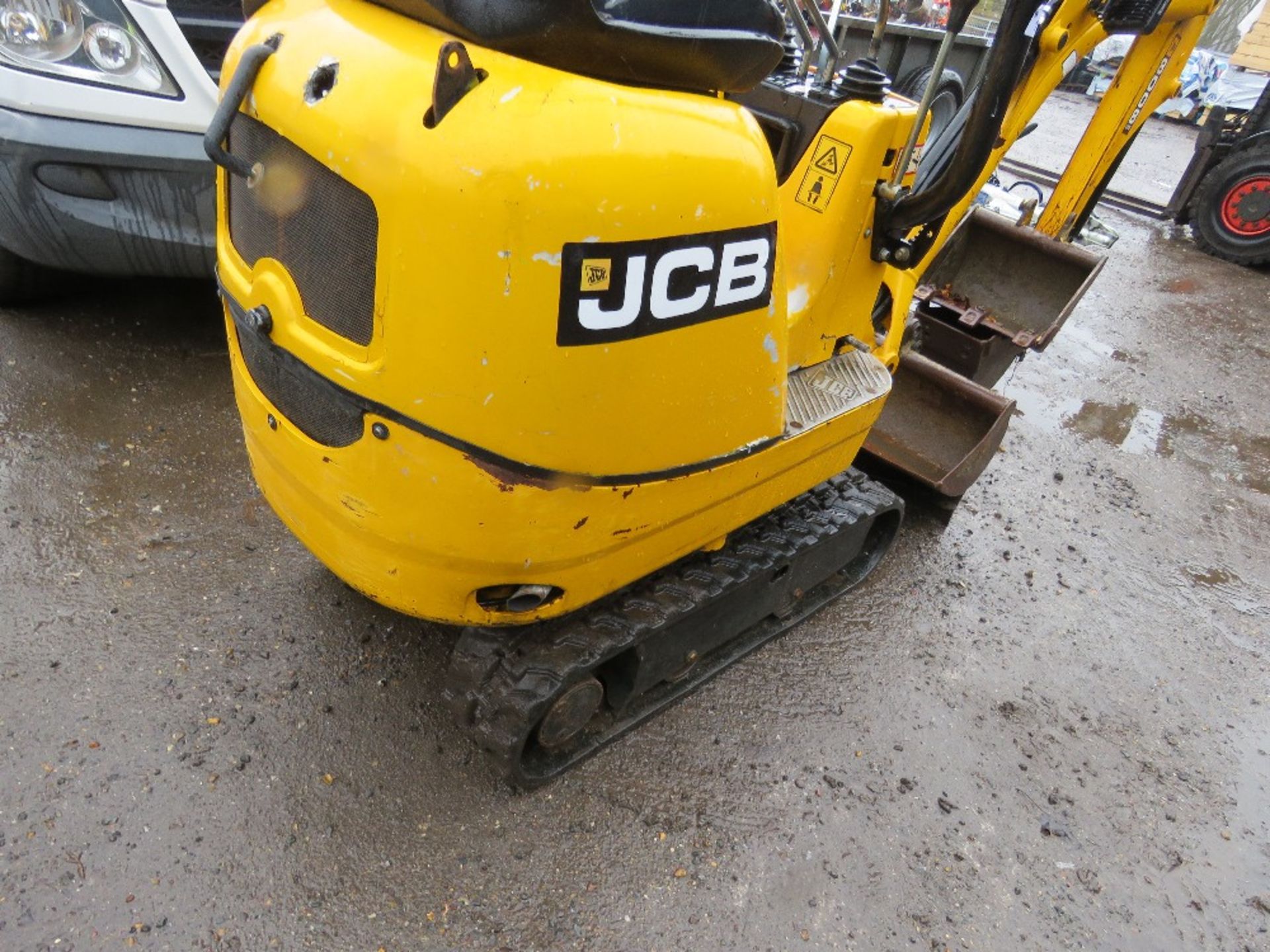 JCB 8008CTS MICRO EXCAVATOR YEAR 2019. 463 REC HOURS. 3 NO BUCKETS. needs some attention - Image 4 of 10