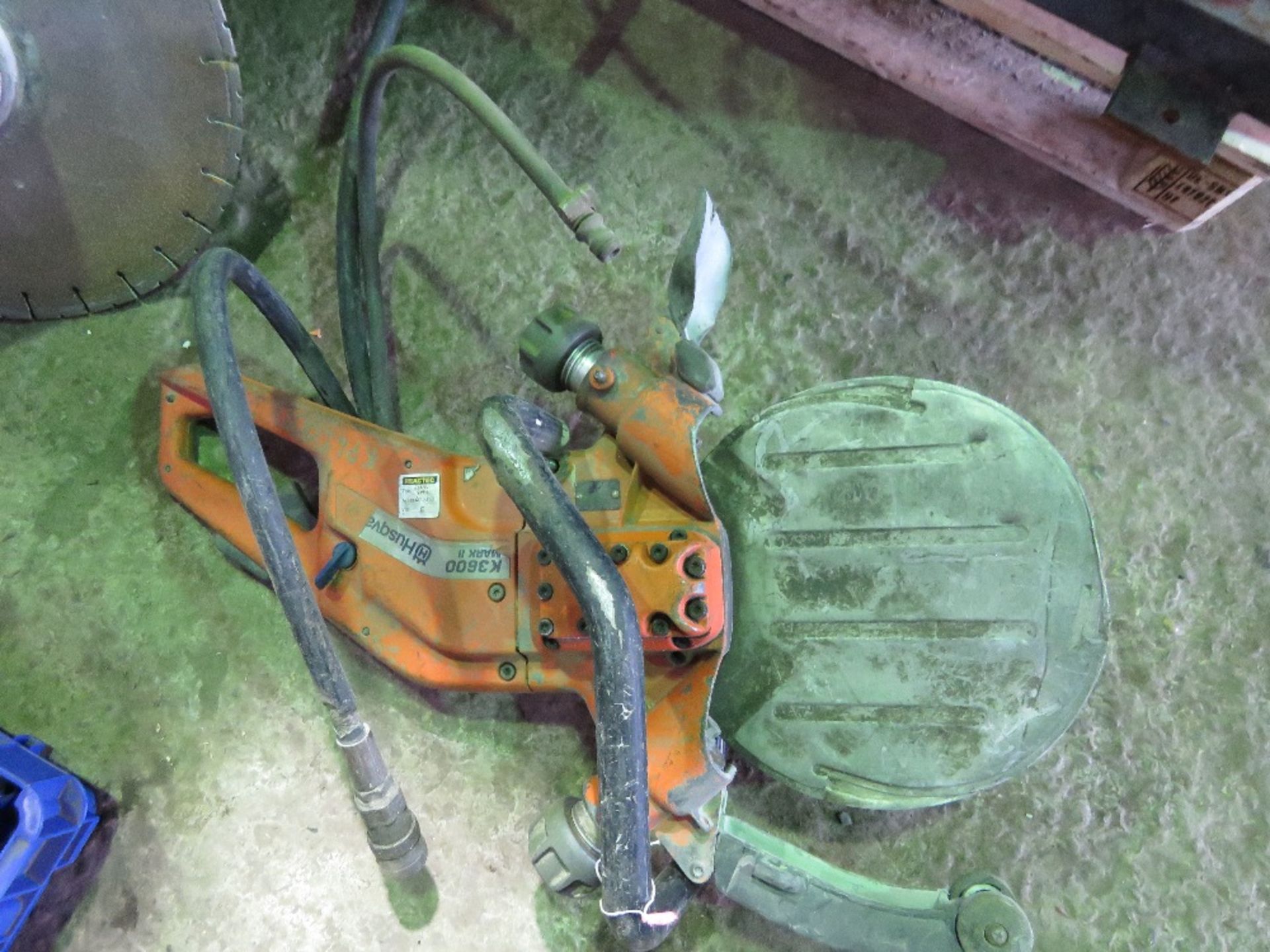 2 X HUSQVARNA HYDRAULIC DRIVEN SAWS: DISC CUTTER AND A RING SAW. - Image 4 of 6