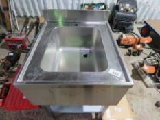 STANLESS STEEL SINK UNIT ON A STAND. THIS LOT IS SOLD UNDER THE AUCTIONEERS MARGIN SCHEME, THEREF