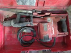 HILTI TE804 BREAKER DRILL IN A CASE. THIS LOT IS SOLD UNDER THE AUCTIONEERS MARGIN SCHEME, THEREF