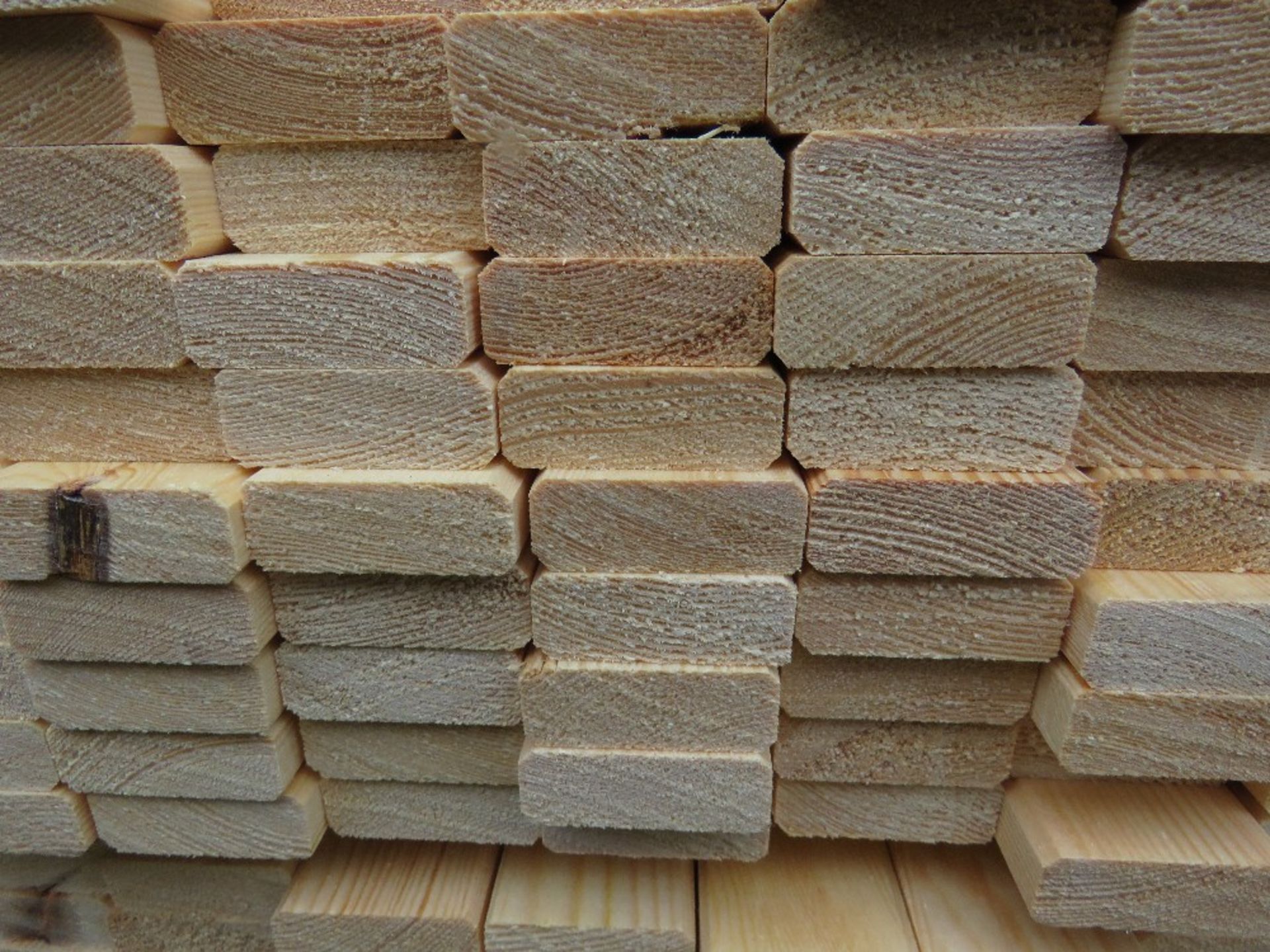 EXTRA LARGE PACK OF UNTREATED VENETIAN PALE / TRELLIS SLATS. 1.73M LENGTH X 45MM X 17MM APPROX. - Image 3 of 3