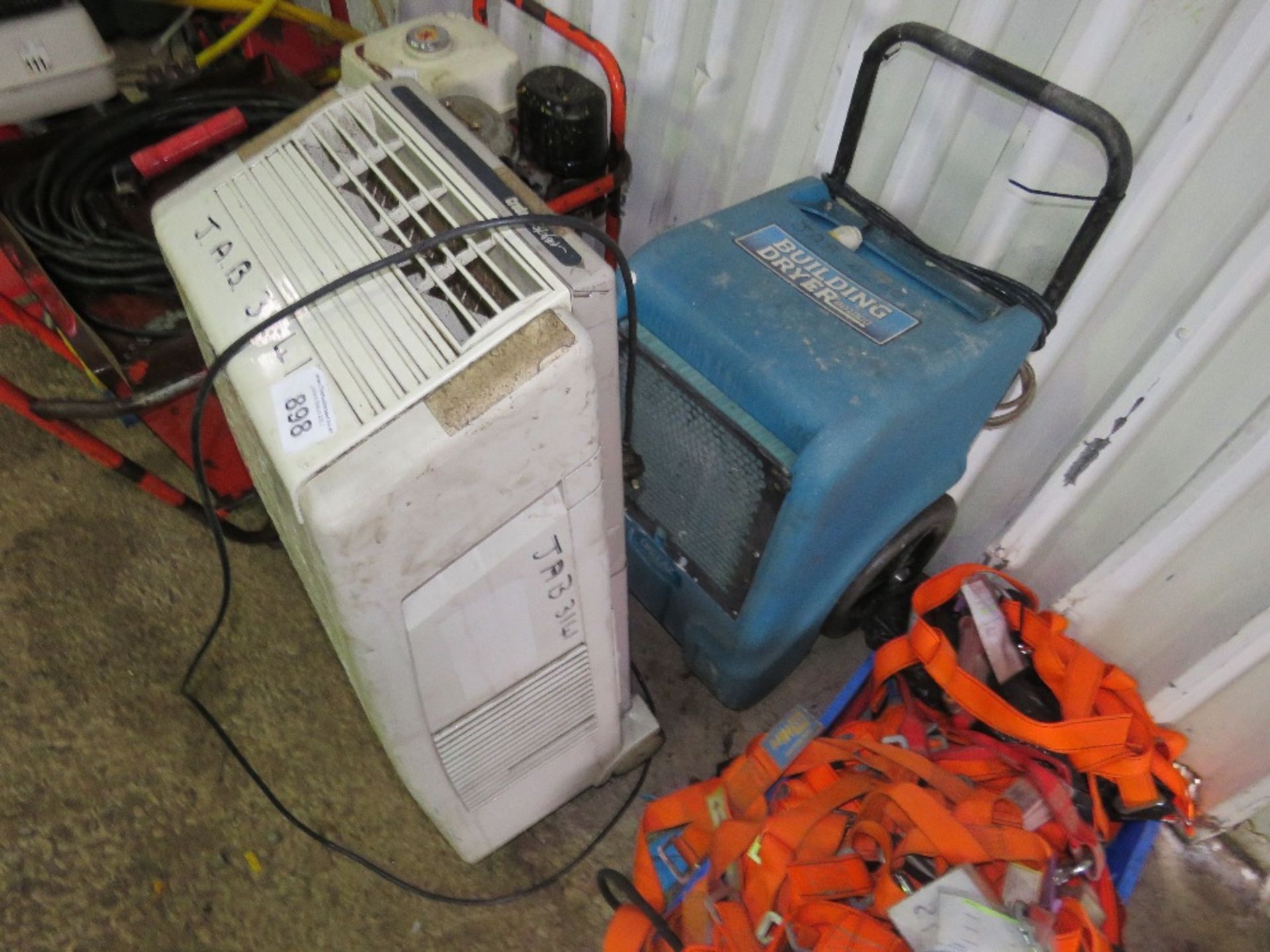 AIR CONDITIONER 240VOLT PLUS A DEHUMIDIFER 110VOLT.