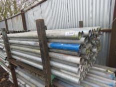 STILLAGE CONTAINING APPROXIMATELY 160NO STEEL SCAFFOLD TUBES, 5FT LENGTH APPROX.
