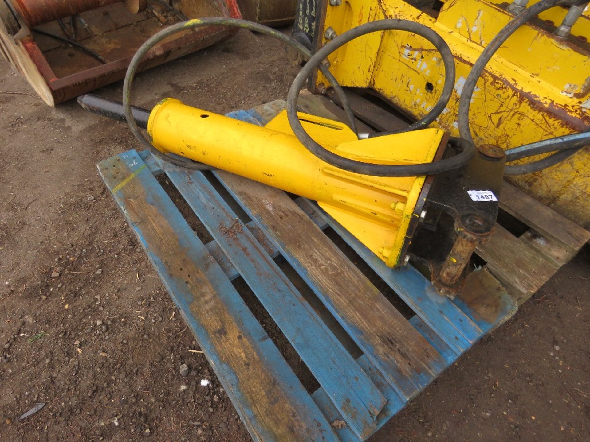 ARROWHEAD S75 EXCAVATOR MOUNTED BREAKER, LATER TYPE UNIT, ON 45MM PINS. SUITABLE FOR 5-8TONNE MACHI
