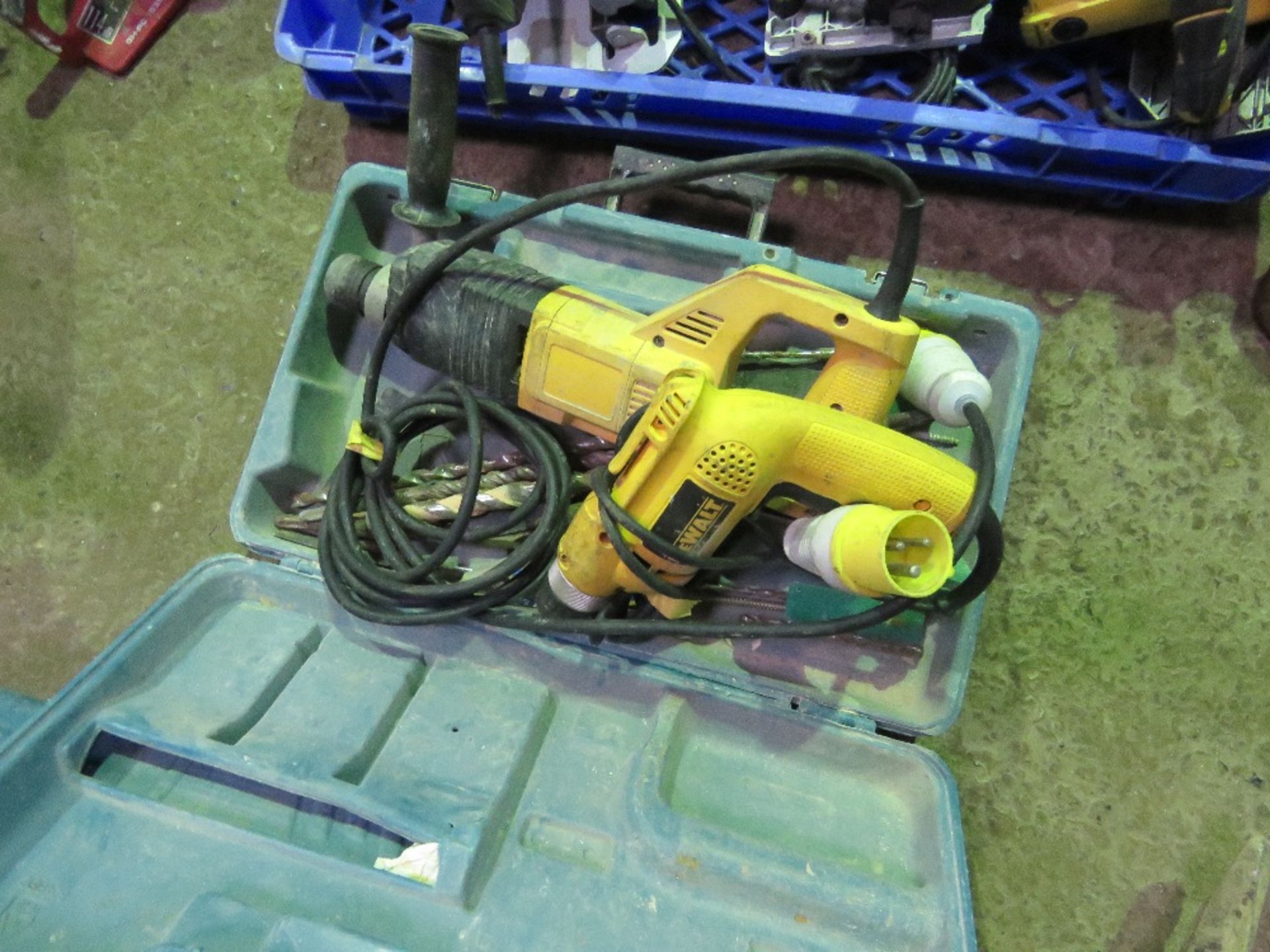 2 X DEWALT DRILLS PLUS SDS DRILL BITS. THIS LOT IS SOLD UNDER THE AUCTIONEERS MARGIN SCHEME, THER - Image 2 of 2