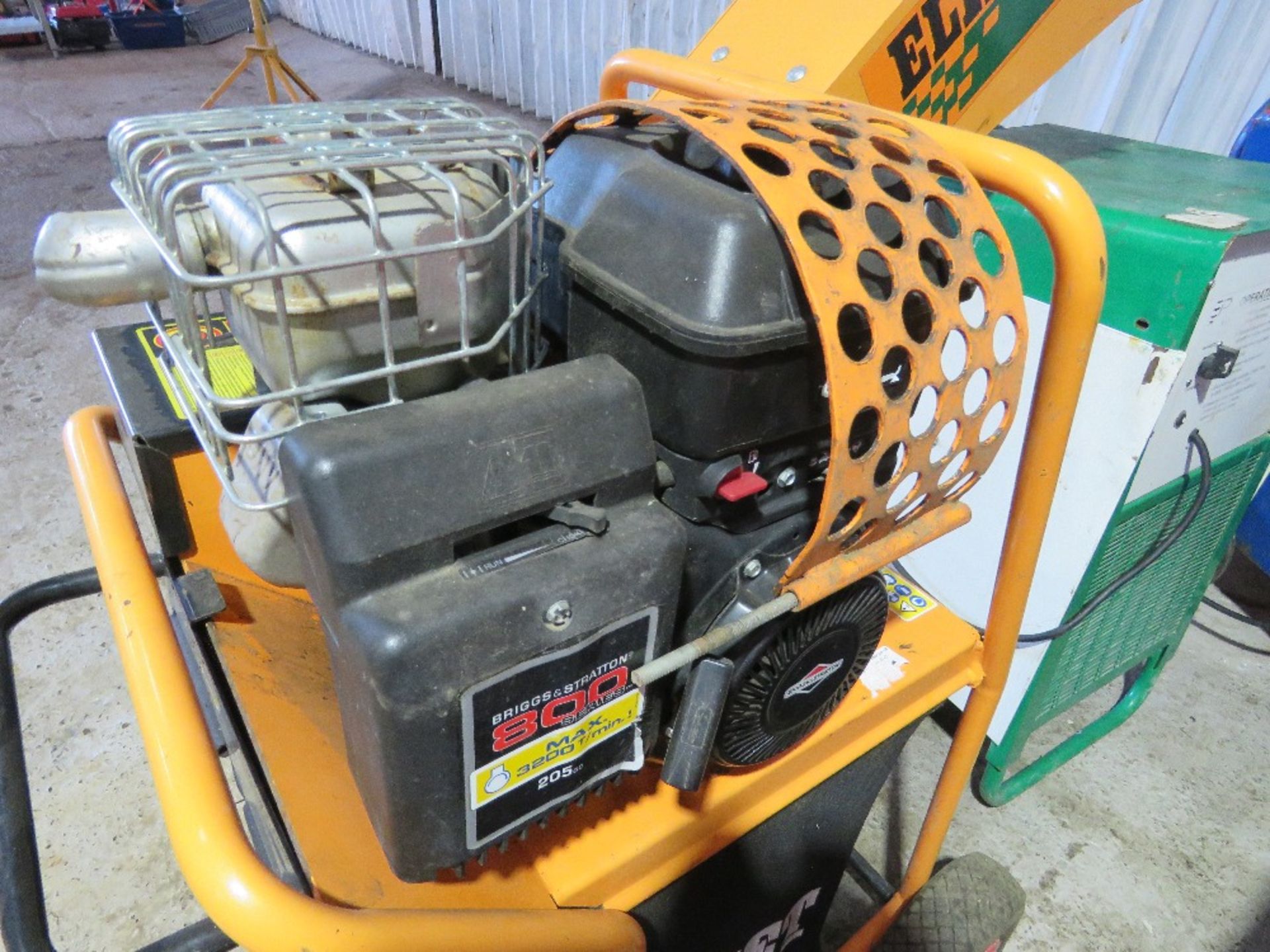 ELIET MAESTRO PETROL ENGINED SHREDDER UNIT. THIS LOT IS SOLD UNDER THE AUCTIONEERS MARGIN SCHEME - Image 3 of 6