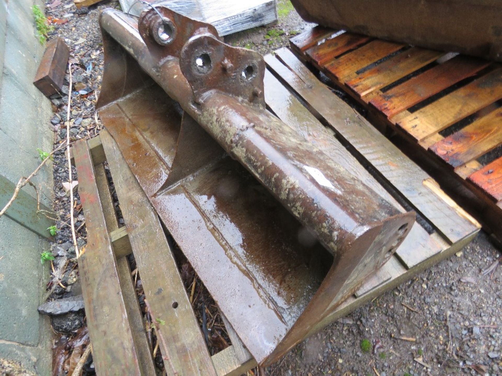 EXCAVATOR GRADING BUCKET ON 35MM PINS. - Image 2 of 2