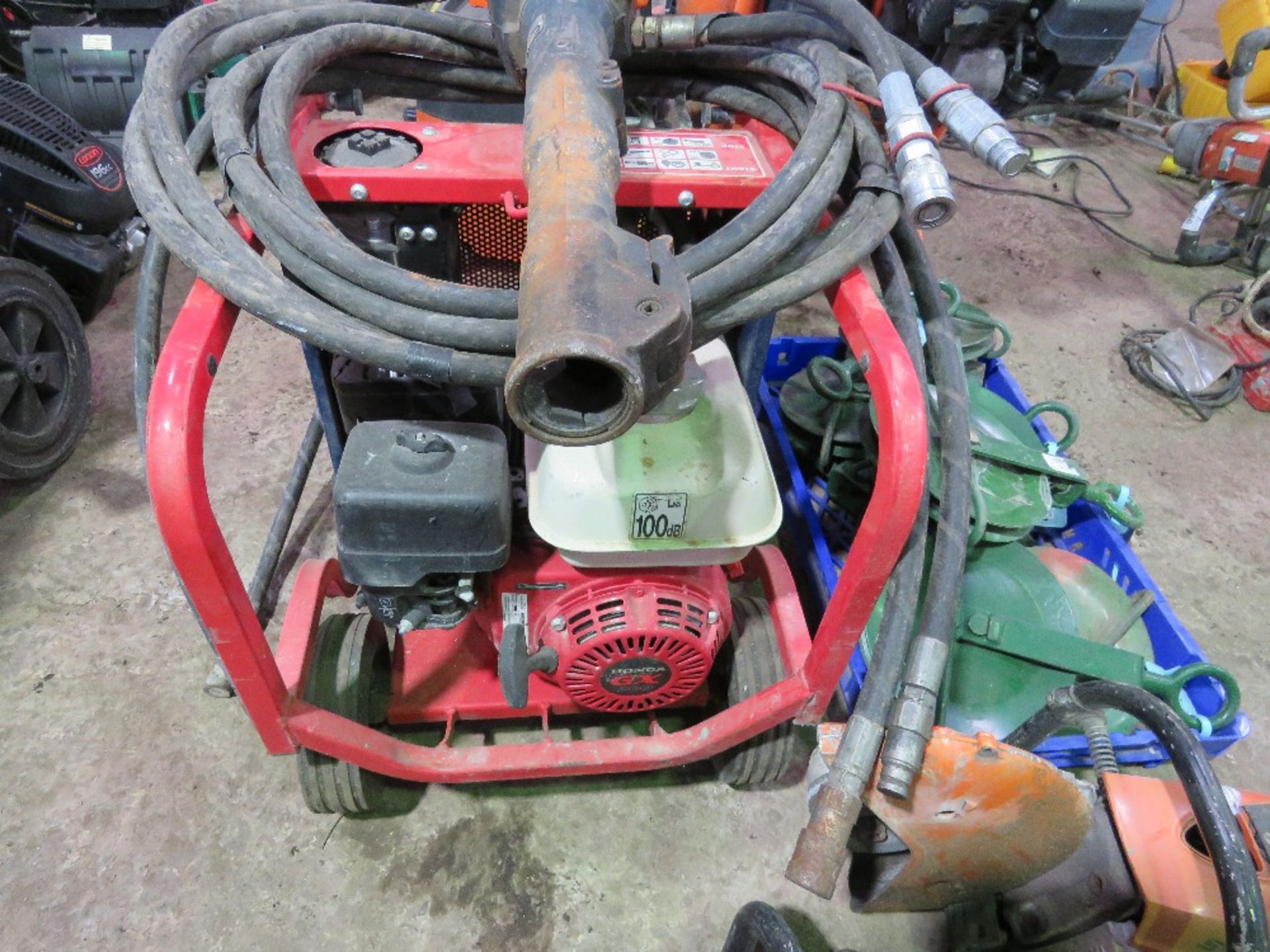 HPP06 HYDRAULIC BREAKER PACK WITH HOSE AND GUN. THIS LOT IS SOLD UNDER THE AUCTIONEERS MARGIN SCH - Image 3 of 5