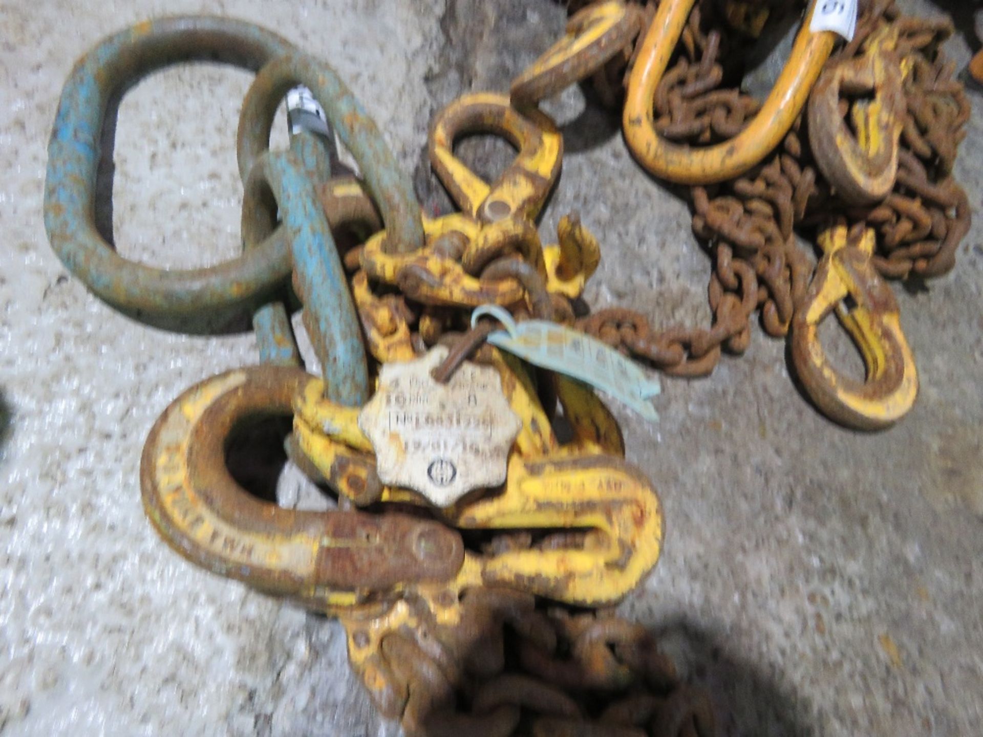 SET OF 4 LEGGED LIFTING CHAINS: GRADE 8, 5METRE APPROX LENGTH, 10MM. - Image 3 of 3