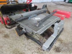 ELU 110VOLT SAWBENCH WITH LEGS. THIS LOT IS SOLD UNDER THE AUCTIONEERS MARGIN SCHEME, THEREFORE N