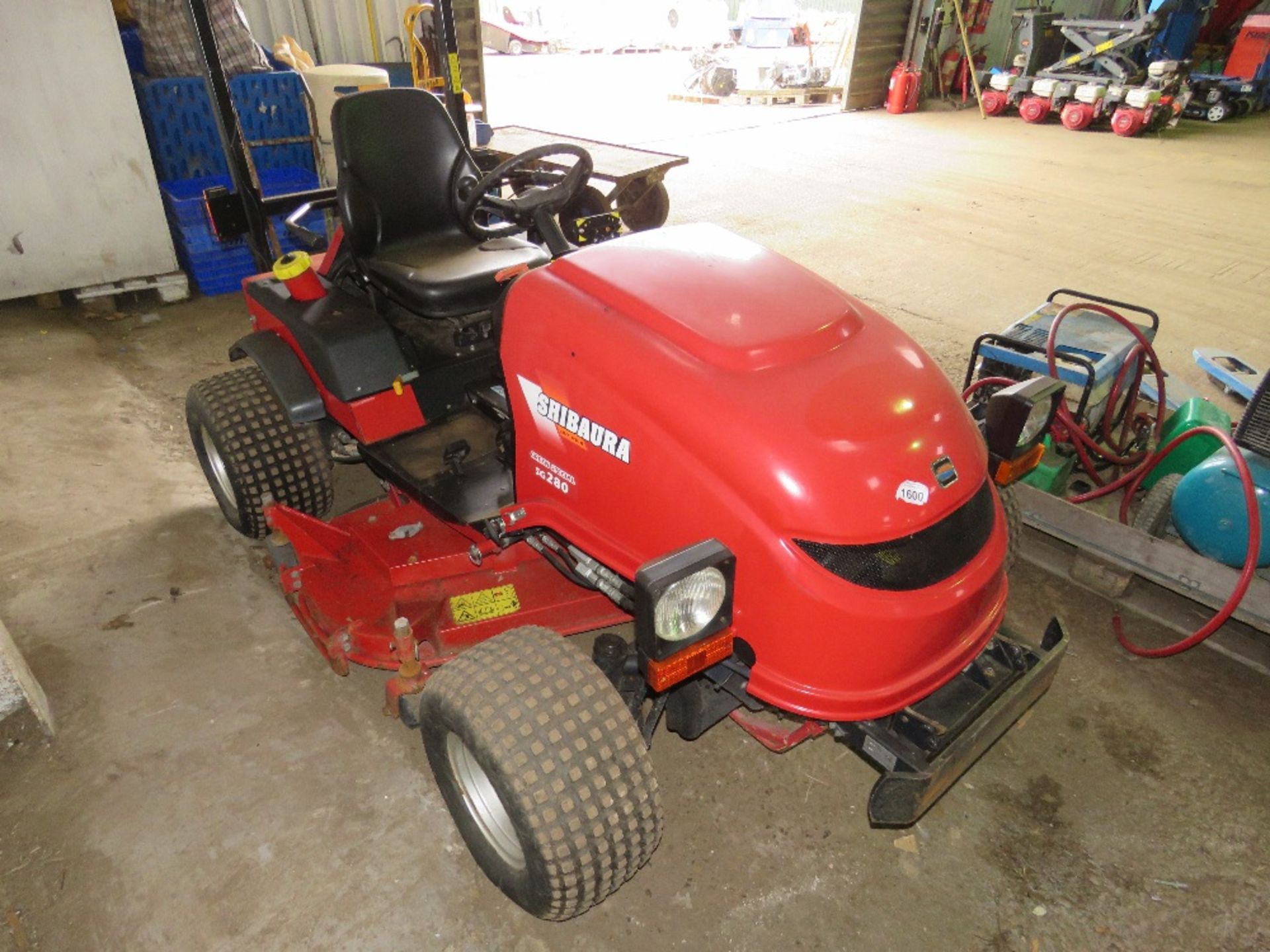SHIBAURA SG280 GREEN SPECIAL RIDE ON MOWER WITH 5FT CUTTING DECK. 342 REC HOURS. REG:NK18 BJO WITH V - Bild 2 aus 10