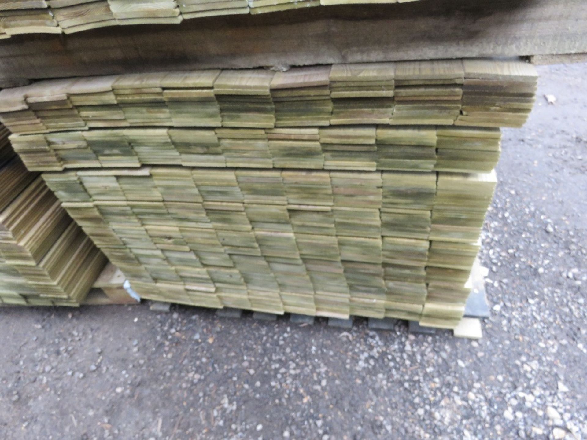 2 X PALLETS OF TREATED HIT AND MISS FENCE CLADDING BOARDS 1.04M LENGTH X 100MM WIDTH APPROX. - Image 5 of 6