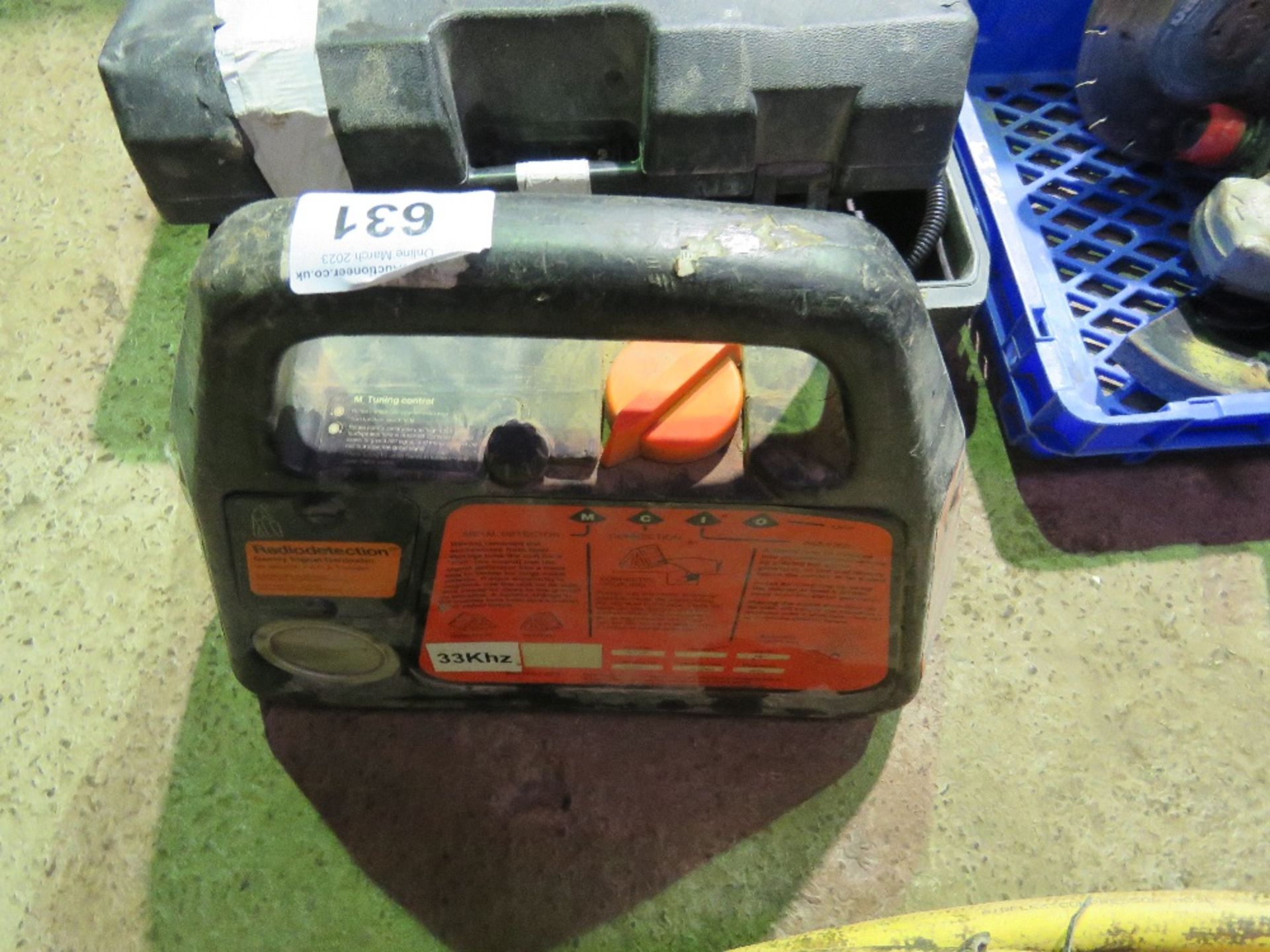 SIGNAL EMMITTER UNIT. OWNER RETIRING. THIS LOT IS SOLD UNDER THE AUCTIONEERS MARGIN SCHEME, THERE - Image 2 of 2