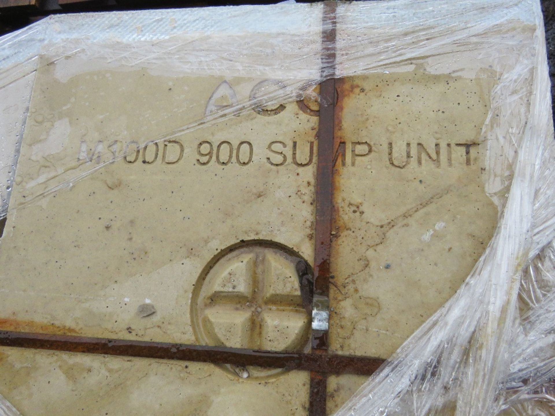 PALLET CONTAINING 4 X ACCO 900MM SUMP UNITS. - Image 2 of 2