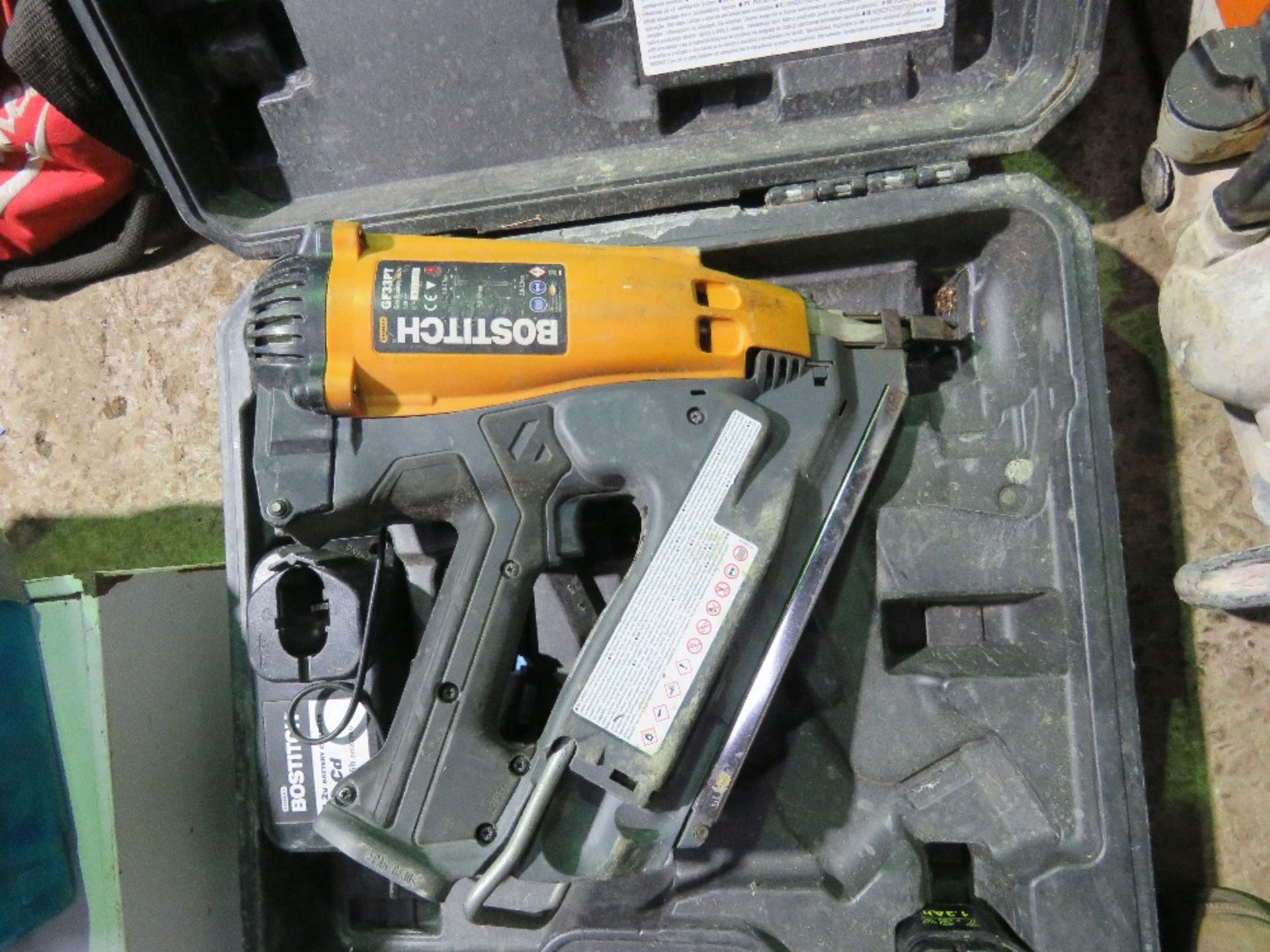 BOSTITCH GAS NAIL GUN IN A CASE. DIRECT FROM RETIRING BUILDER. THIS LOT IS SOLD UNDER THE A - Image 3 of 3