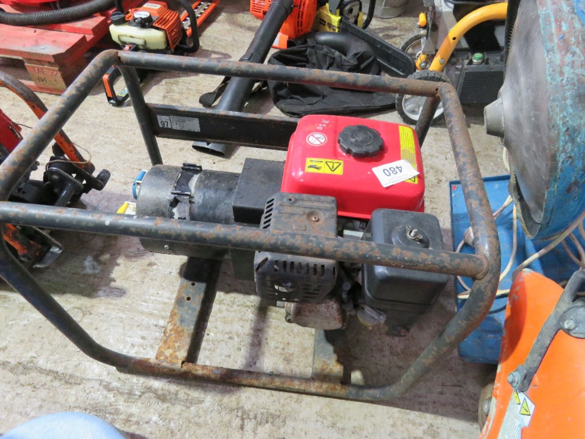 HONDA DUAL VOLTAGE PETROL ENGINED GENERATOR. THIS LOT IS SOLD UNDER THE AUCTIONEERS MARGIN SCHEME - Image 3 of 3
