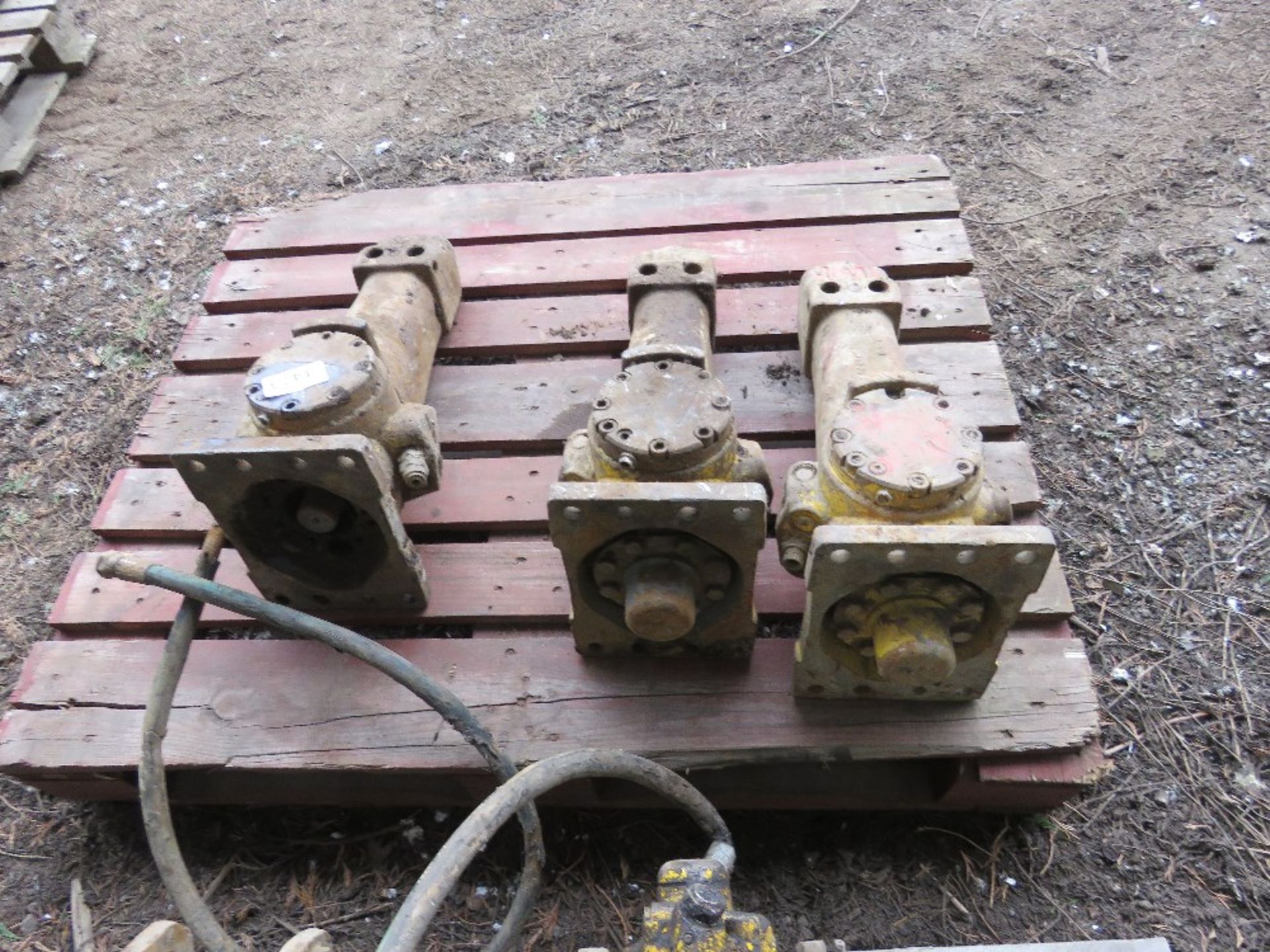 PALLET CONTAINING 3NO MICRO DIGGER TYPE ATLAS COPCO HYDRAULIC EXCAVATOR MOUNTED BREAKERS, MAY BE I - Image 3 of 4