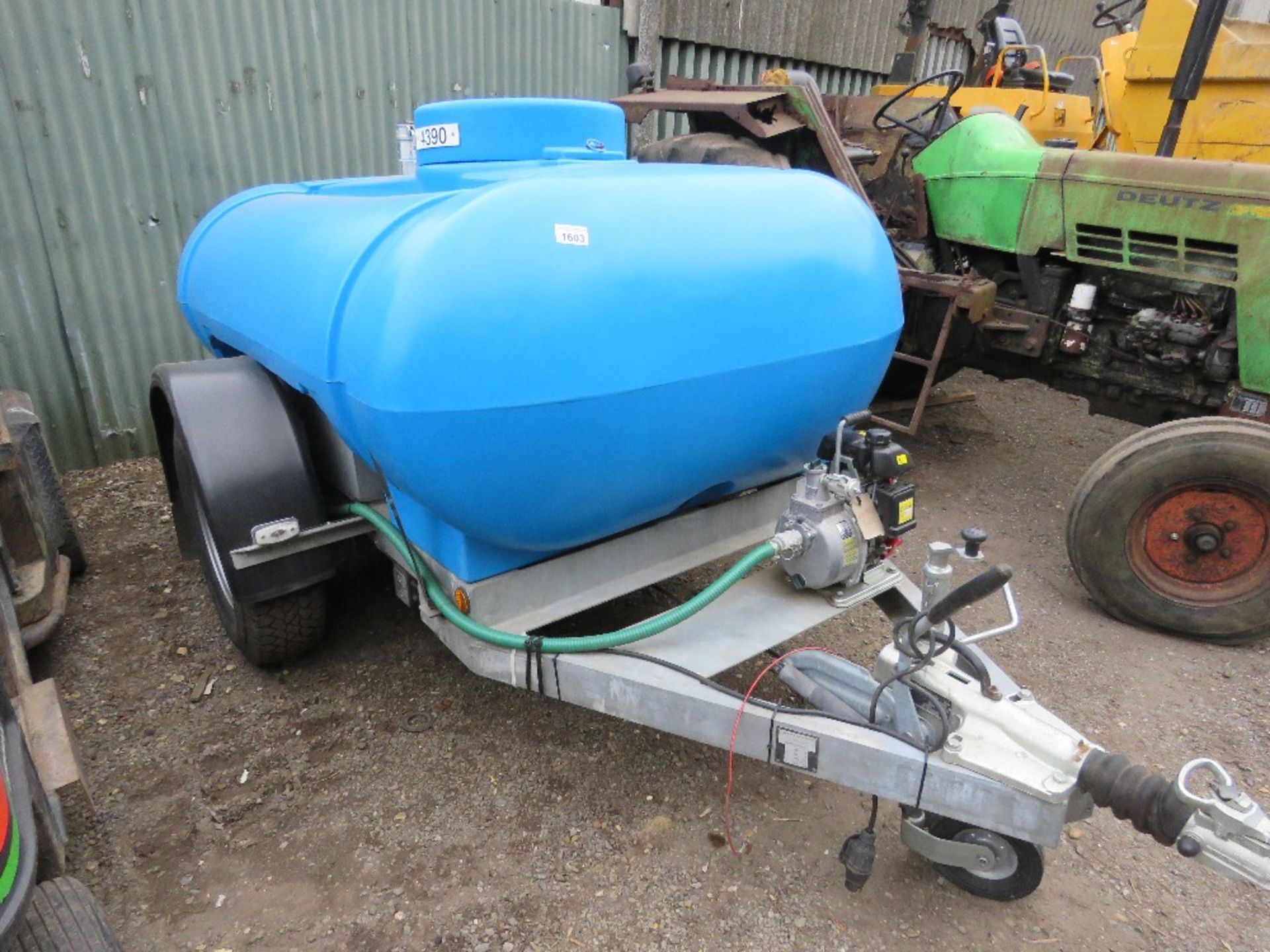 TRAILER ENGINEERING SINGLE AXLED WATER BOWSER WITH HONDA WATER PUMP. OWNER DOWNSIZING SO SURPLUS TO