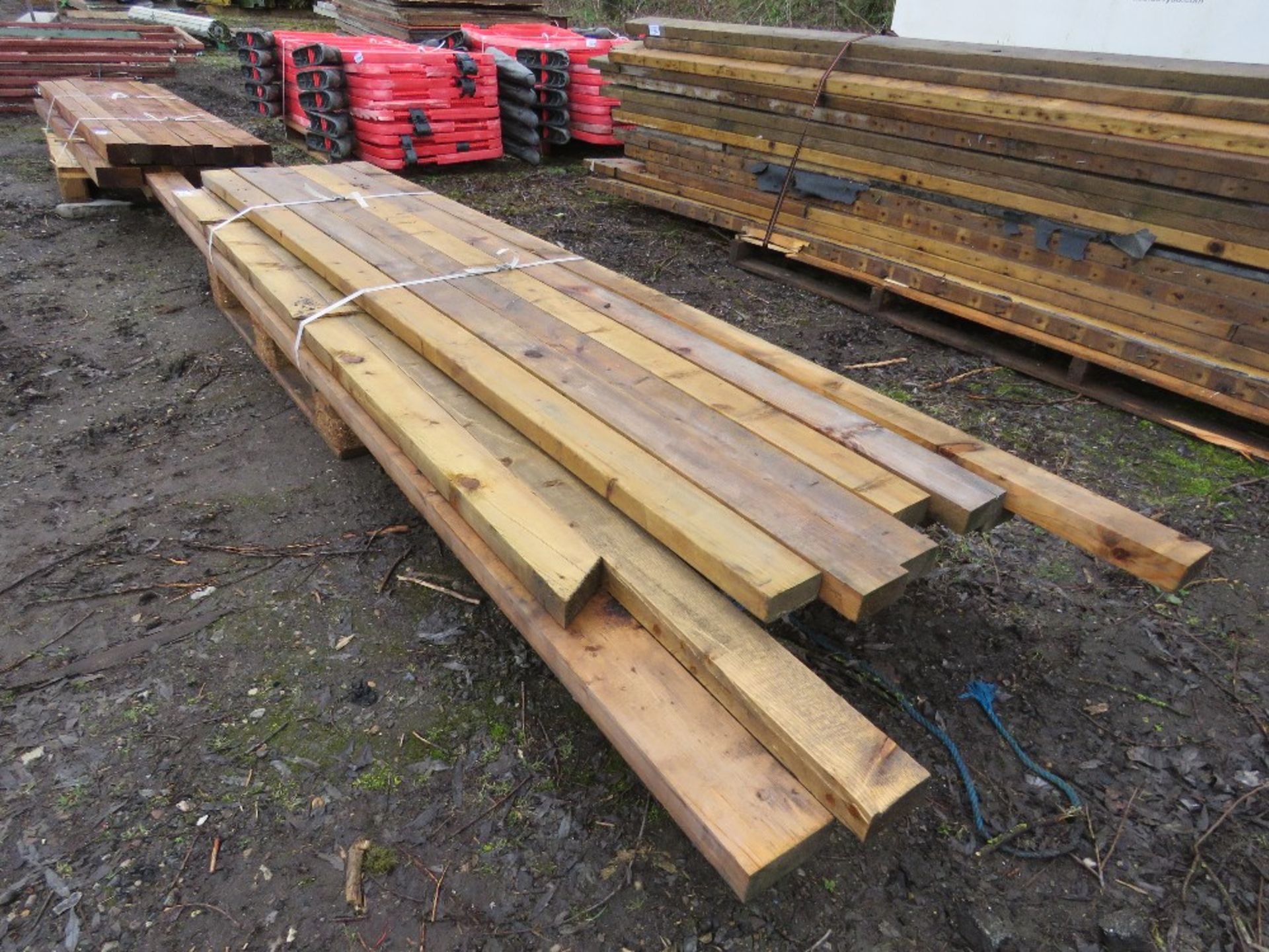 BUNDLE OF 4 X 2 CONSTRUCTION TIMBERS, 9-12FT LENGTH APPROX. THIS LOT IS SOLD UNDER THE AUCTIONEER