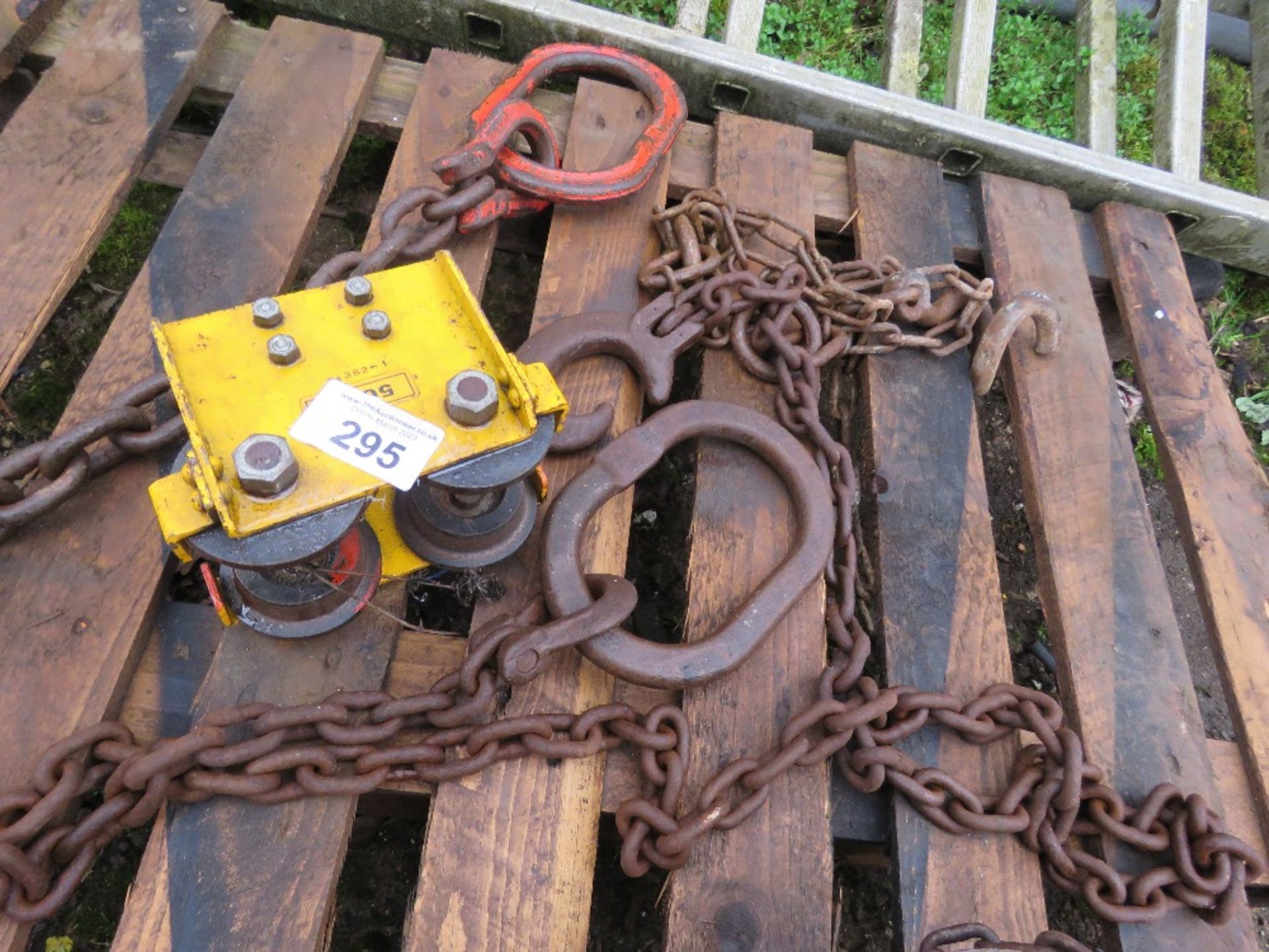 PALLET OF LIFTING CHAINS ETC. THIS LOT IS SOLD UNDER THE AUCTIONEERS MARGIN SCHEME, THEREFORE NO VA - Image 4 of 5