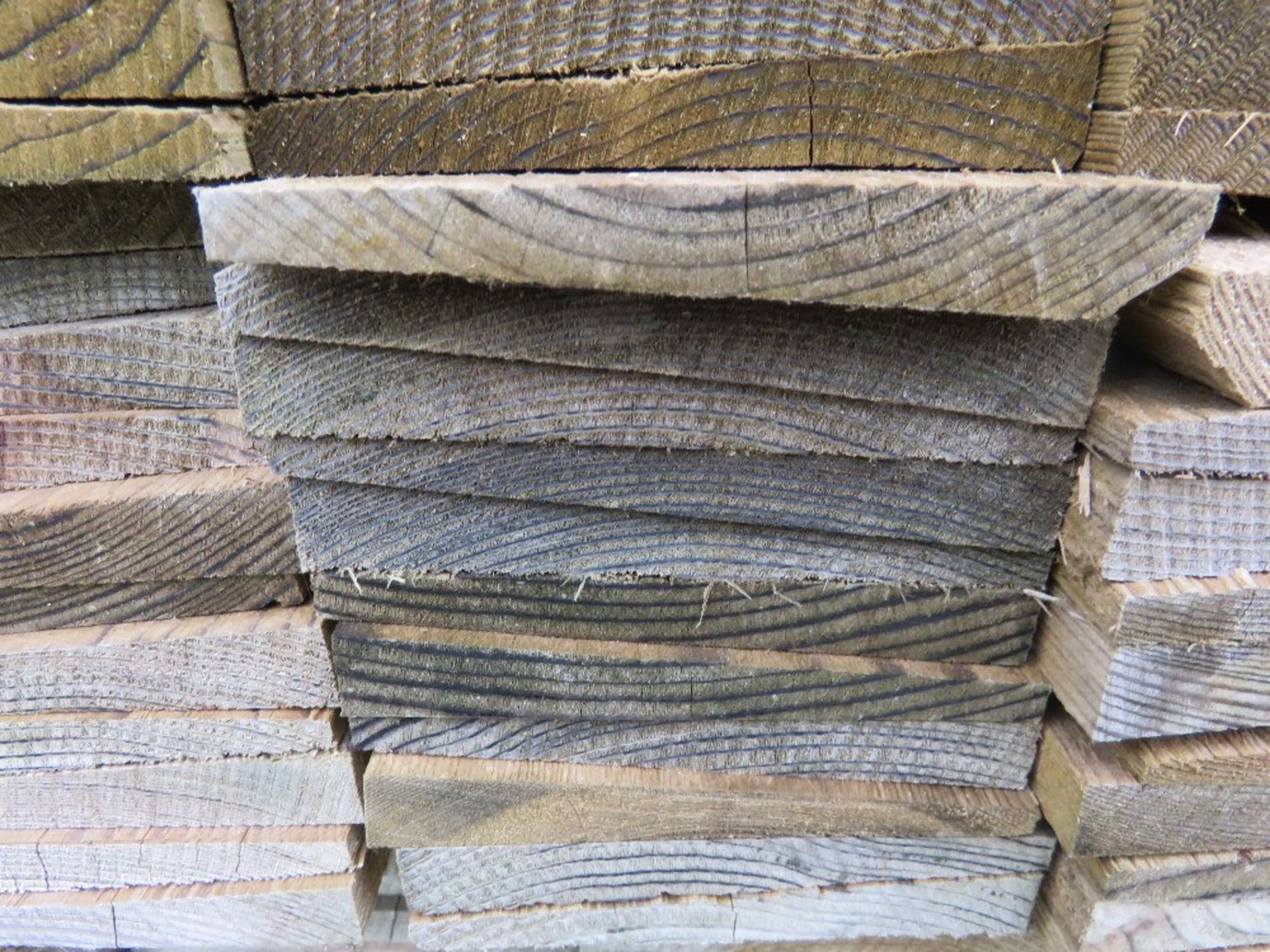LARGE PACK OF TREATED FEATHER EDGE TIMBER CLADDING BOARDS 1.35M LENGTH X 100MM WIDTH APPROX. - Image 3 of 3