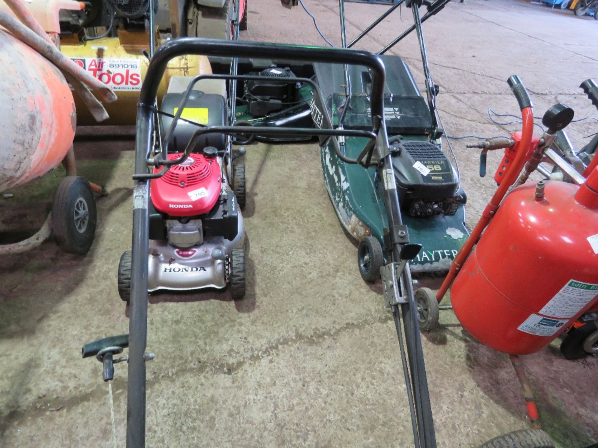 LASER SELF DRIVE PETROL ENGINED LAWNMOWER. NO COLLECTOR. THIS LOT IS SOLD UNDER THE AUCTIONEERS - Bild 3 aus 3