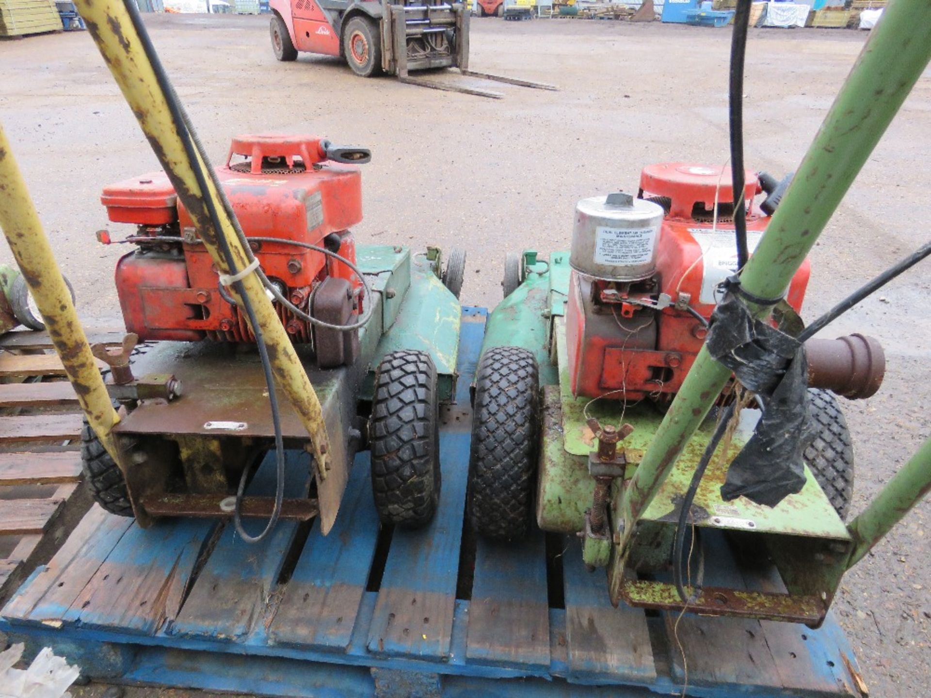 2 X HAYTER ROUGH CUT MOWERS. THIS LOT IS SOLD UNDER THE AUCTIONEERS MARGIN SCHEME, THEREFORE NO VAT - Image 4 of 4
