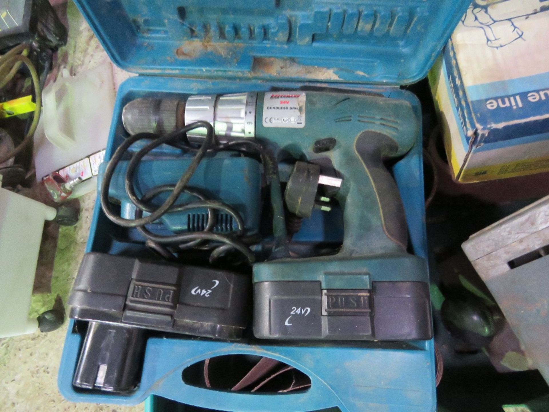 BELT SANDER, DRILL PLUS SANDING PAPERS. THIS LOT IS SOLD UNDER THE AUCTIONEERS MARGIN SCHEME, THE - Image 2 of 3