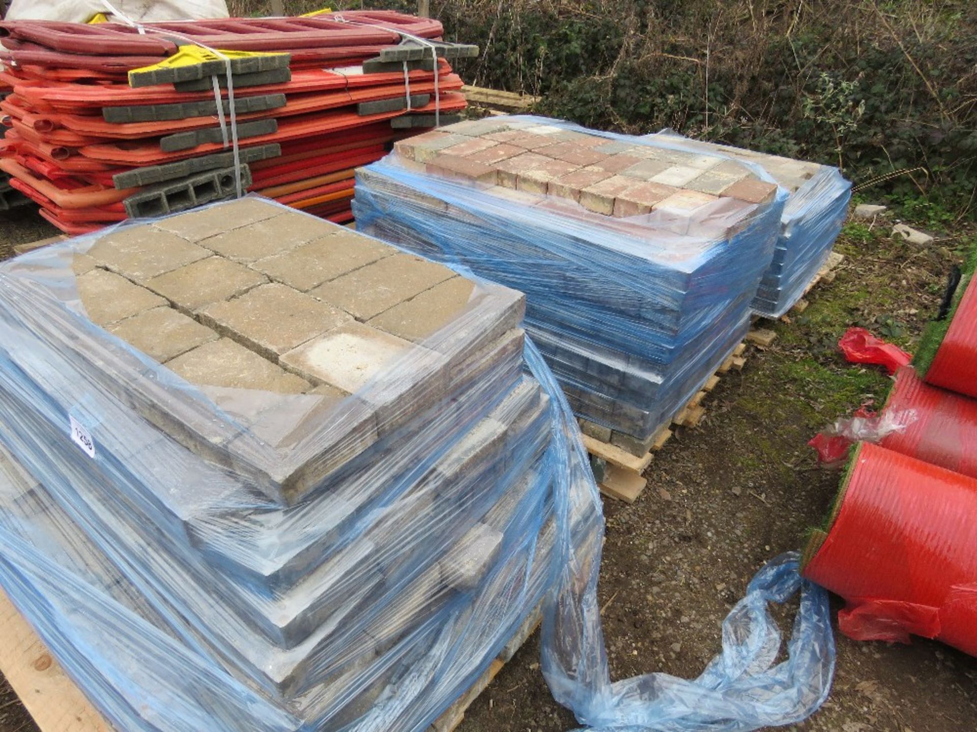 3 X PALLETS OF BLOCK PAVERS. THIS LOT IS SOLD UNDER THE AUCTIONEERS MARGIN SCHEME, THEREFORE NO - Image 2 of 6