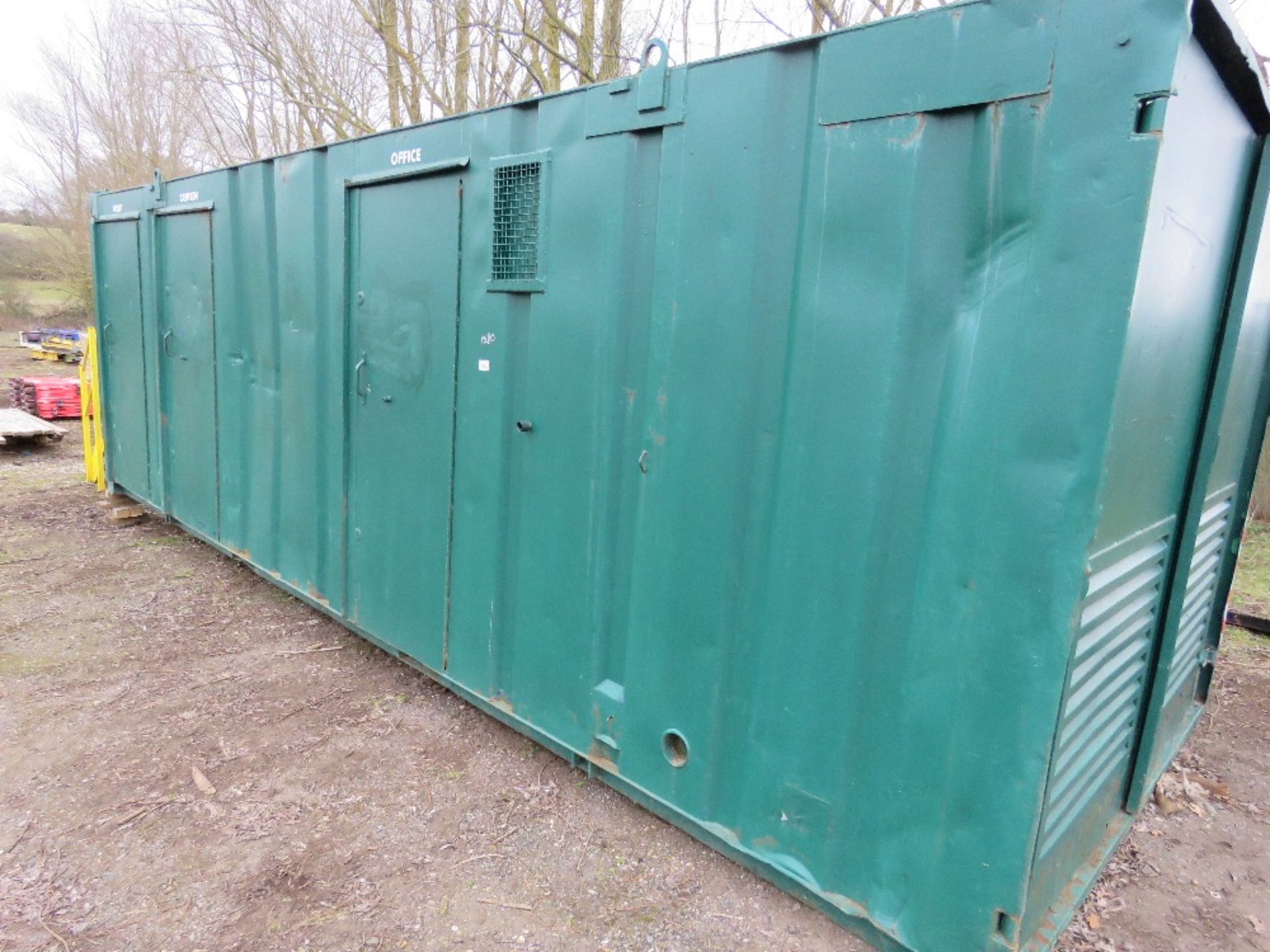 SECURE WELFARE CABIN, 32FT LENGTH X 10FT WIDTH APPROX WITH GENERATOR. ACCOMODATION COMPRISES OFFICE,