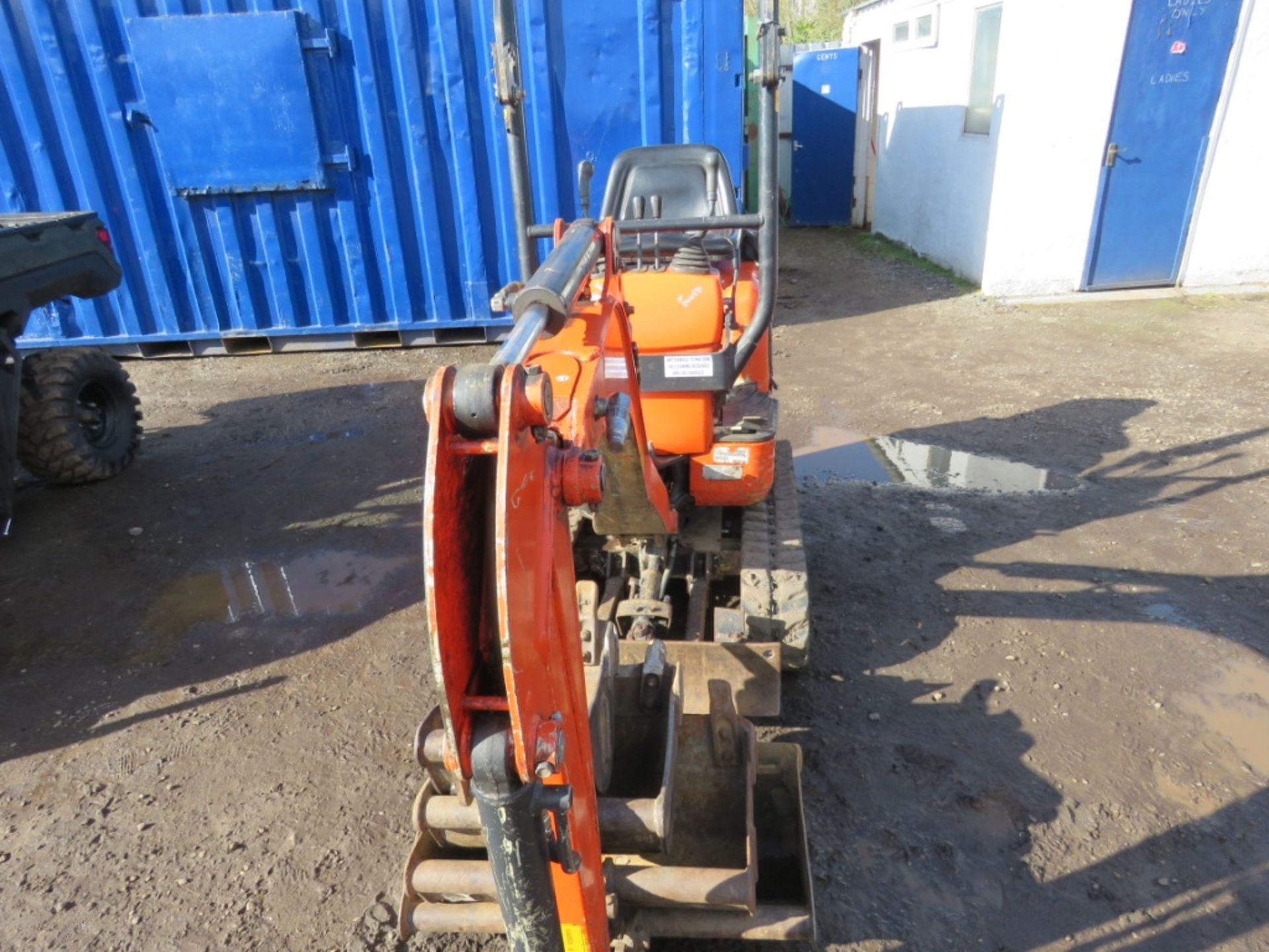 KUBOTA K008-3 MICRO EXCAVATOR YEAR 2017. 4NO BUCKETS, 2004 REC HOURS. SN:29457. WHEN TESTED WAS SEE - Image 3 of 10