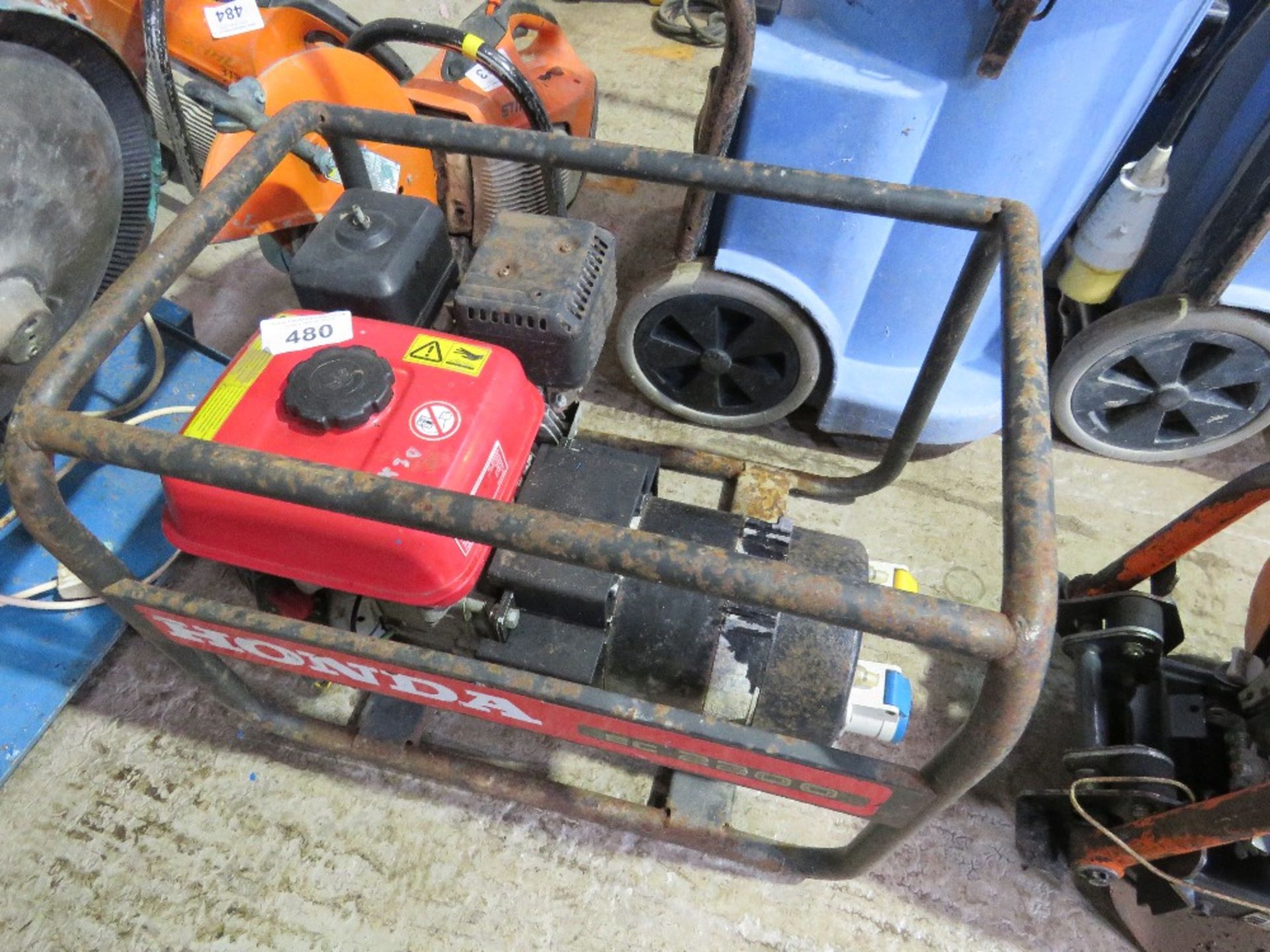 HONDA DUAL VOLTAGE PETROL ENGINED GENERATOR. THIS LOT IS SOLD UNDER THE AUCTIONEERS MARGIN SCHEME