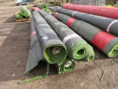 PALLET CONTAINING 5 X QUALITY GRADE ASTROTURF / FAKE GRASS, 4METRE WIDE ROLLS. UNUSED/SHOP SOILED/EN