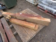 3 X PIECES OF OAK BEAM, 0.9-1.6METRE LENGTH APPROX. THIS LOT IS SOLD UNDER THE AUCTIONEERS MARGIN