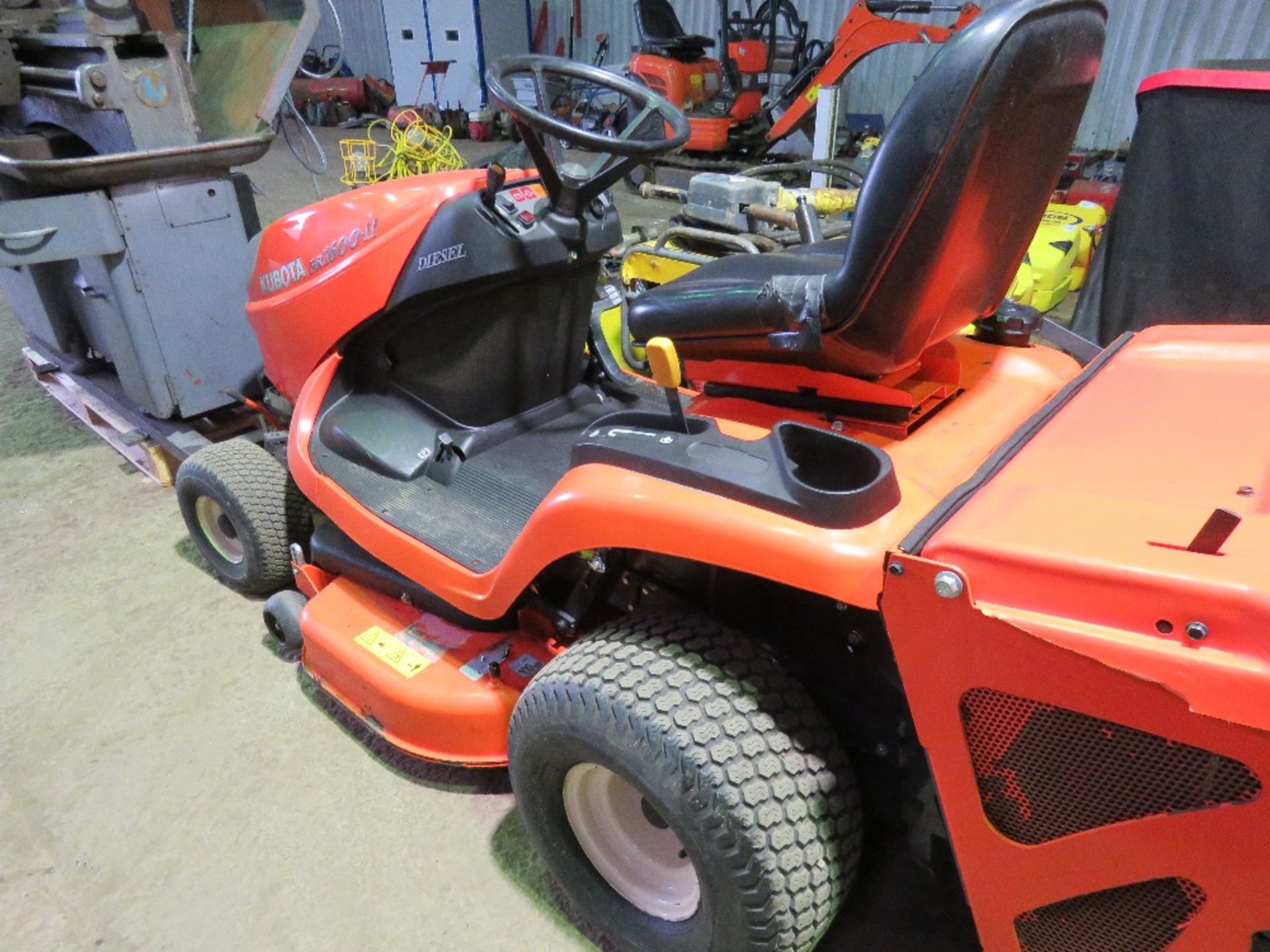 KUBOTA GR1600-II DIESEL RIDE ON MOWER WITH REAR COLLECTOR PLUS DISCHARGE CHUTE. SN:30142. WHEN TESTE - Image 6 of 14