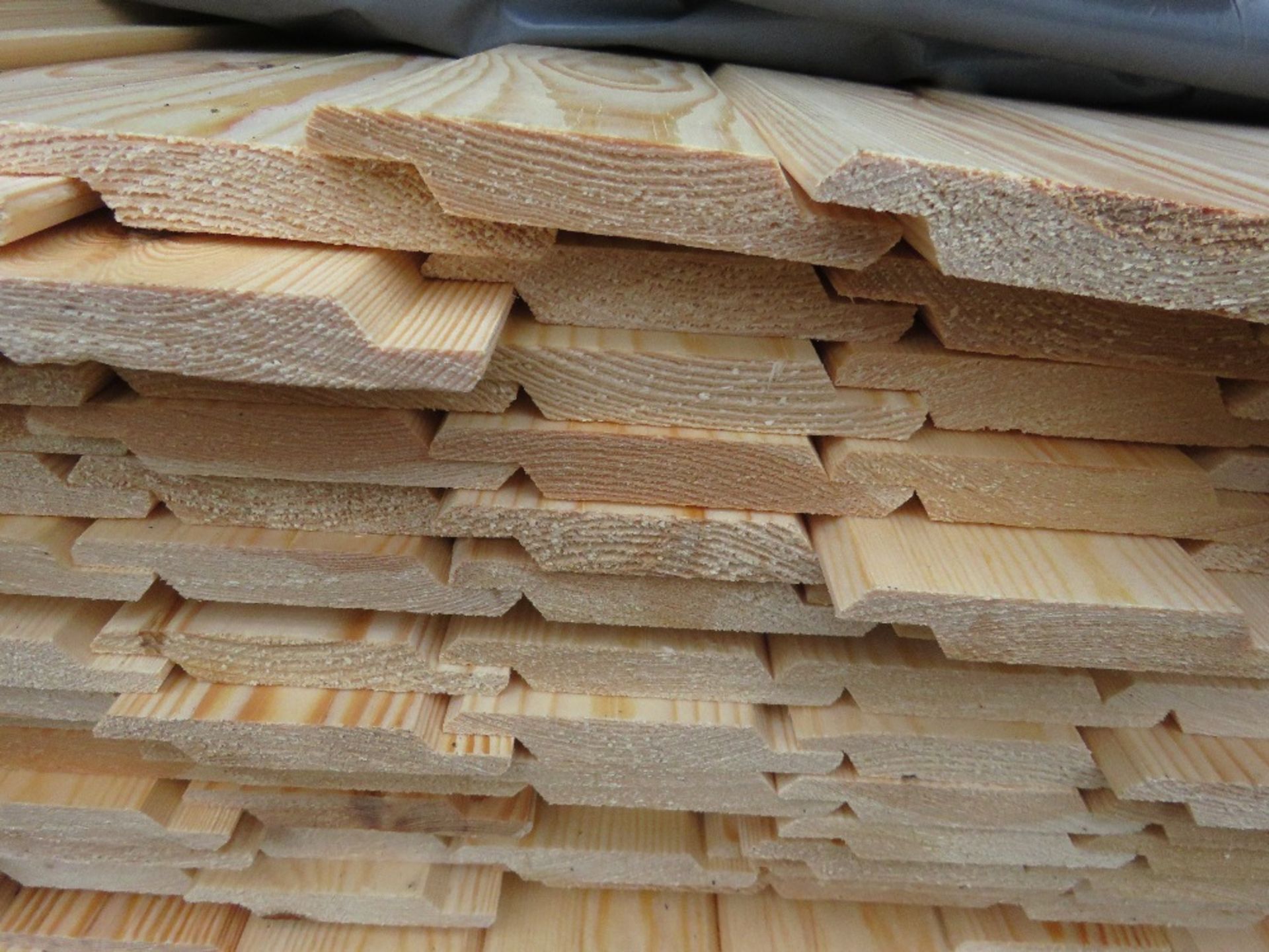 PACK OF UNTREATED SHIPLAP TYPE TIMBER CLADDING BOARDS: 1.75M LENGTH X 100MM WIDTH APPROX. - Image 3 of 3