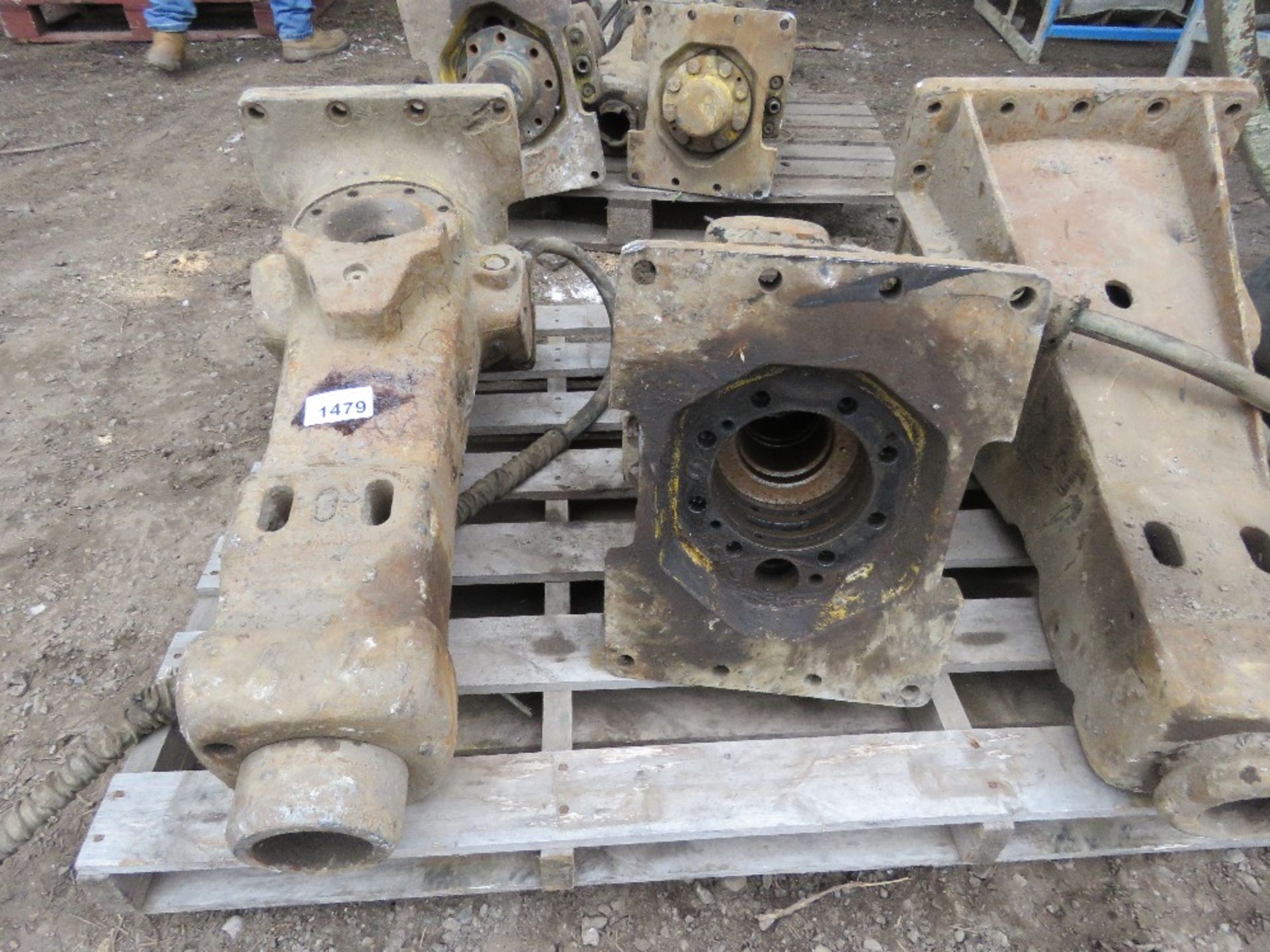PALLET CONTAINING 3NO ATLAS COPCO HYDRAULIC EXCAVATOR MOUNTED BREAKERS, MAY BE INCOMPLETE: FROM INS - Image 6 of 6