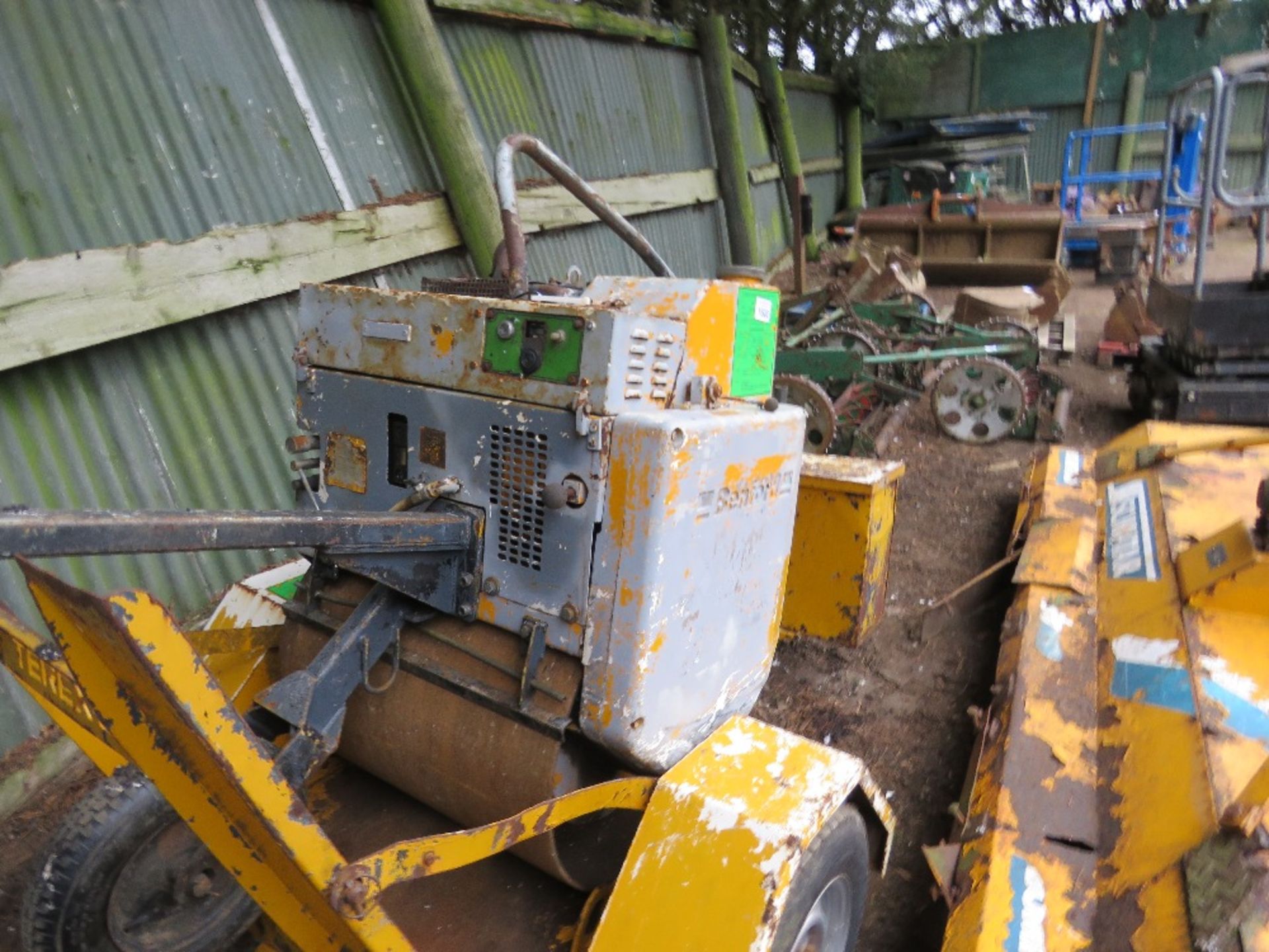 BENFORD MBR71 SINGLE DRUM ROLLER ON A TRAILER. WHEN TESTED WAS SEEN TO DRIVE, AND VIBRATE. NEW BATTE - Image 5 of 8