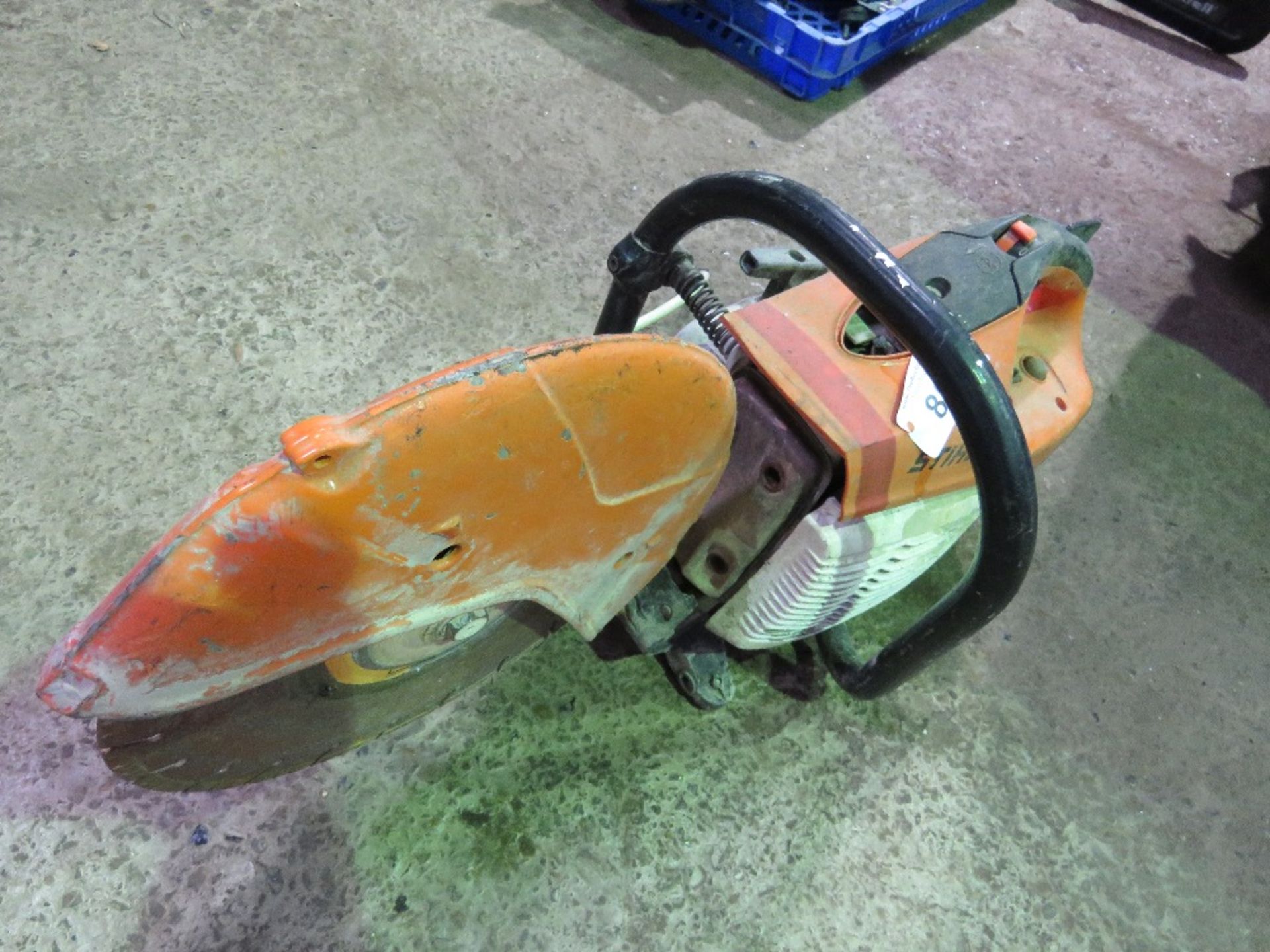 STIHL TS410 PETROL SAW WITH A BLADE. THIS LOT IS SOLD UNDER THE AUCTIONEERS MARGIN SCHEME, THEREF - Image 2 of 4