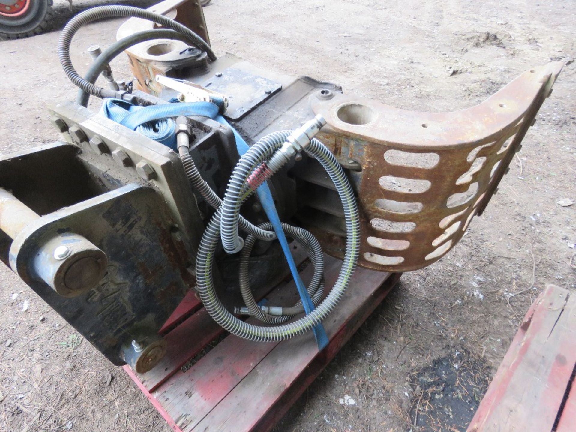 kinshofer excavator mounted selector grab on 65mm pins. - Image 3 of 5