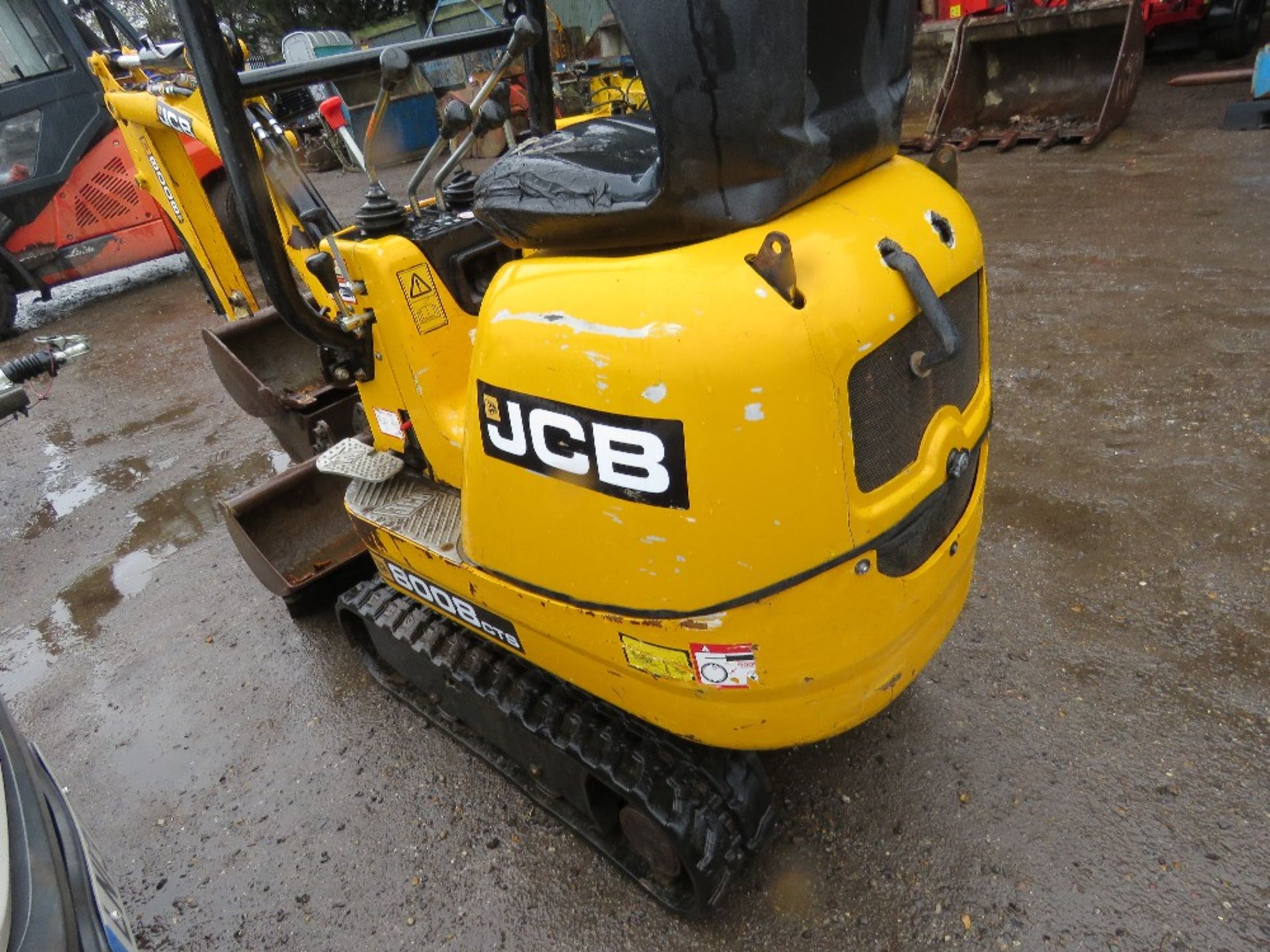 JCB 8008CTS MICRO EXCAVATOR YEAR 2019. 463 REC HOURS. 3 NO BUCKETS. needs some attention - Image 5 of 10