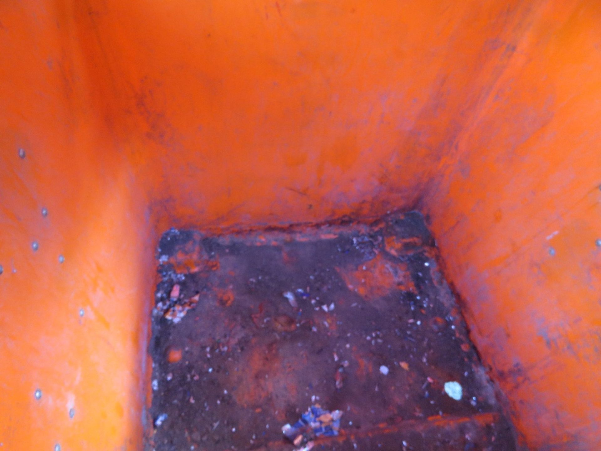 LARGE WHEELED WASTE BIN. THIS LOT IS SOLD UNDER THE AUCTIONEERS MARGIN SCHEME, THEREFORE NO VAT W - Image 3 of 3