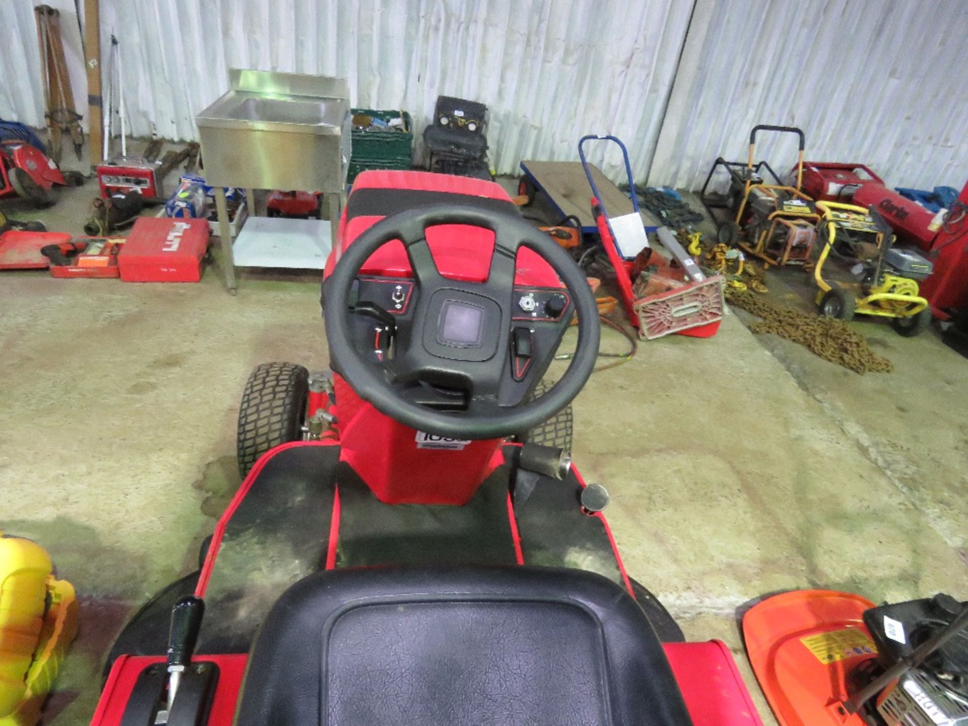 COUNTAX D1850 DIESEL ENGINED RIDE ON MOWER WITH REAR COLLECTOR AND ELECTRIC HEIGHT CONTROL. 292 REC - Image 9 of 13